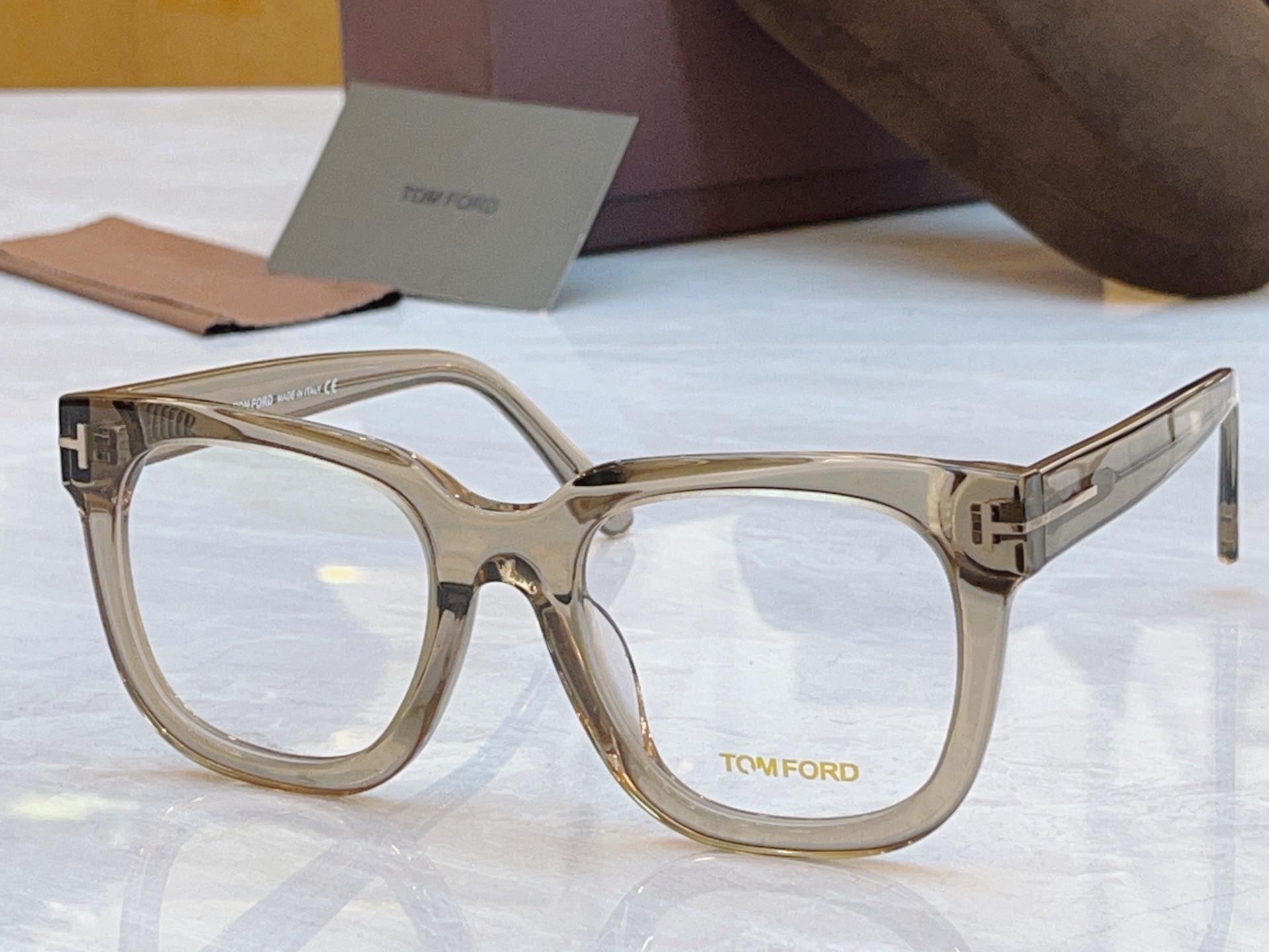 ，【TOM FOR*】汤姆*福特新眼镜架，MODEL：TF690-F，SIZE：53口20-145