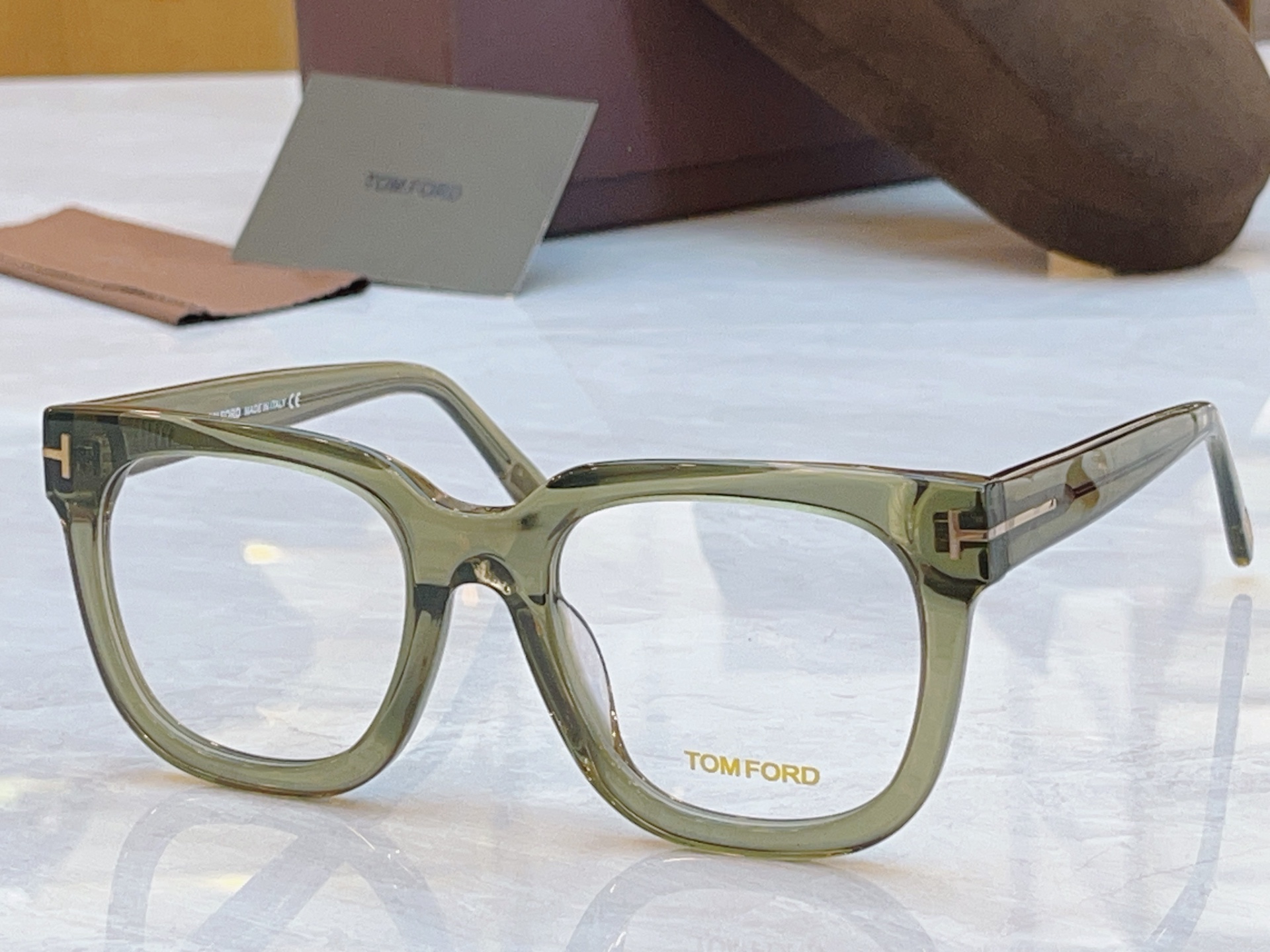 ，【TOM FOR*】汤姆*福特新眼镜架，MODEL：TF690-F，SIZE：53口20-145