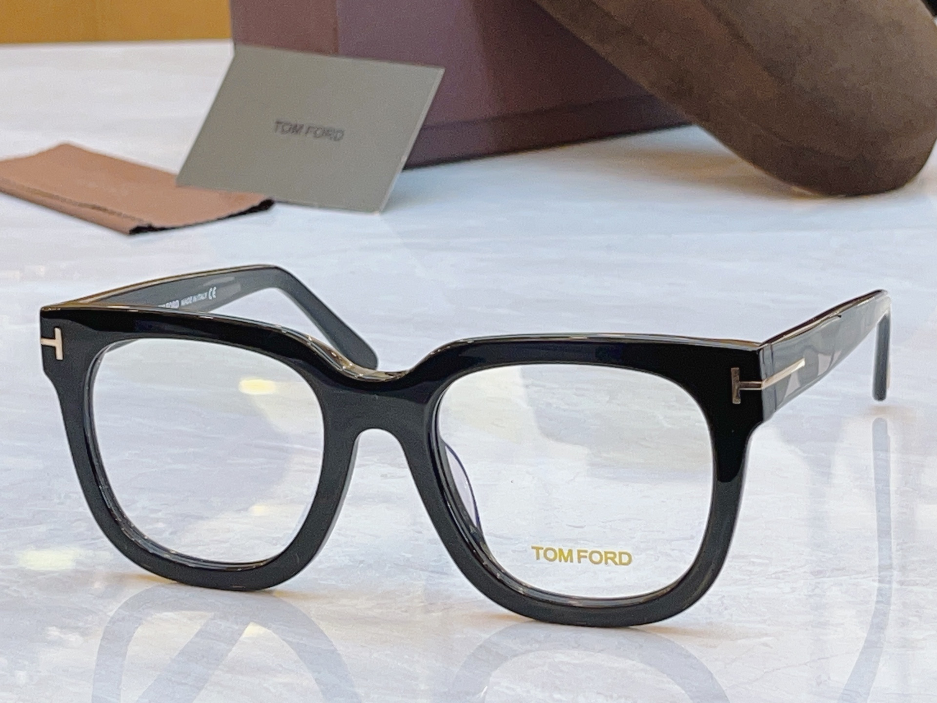 ，【TOM FOR*】汤姆*福特新眼镜架，MODEL：TF690-F，SIZE：53口20-145