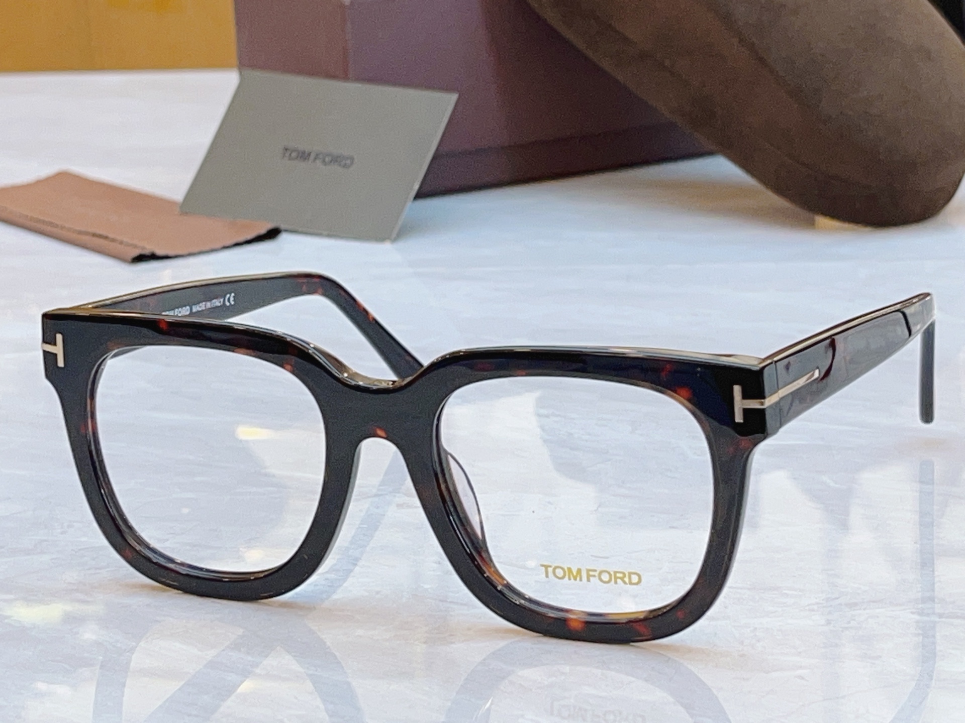 ，【TOM FOR*】汤姆*福特新眼镜架，MODEL：TF690-F，SIZE：53口20-145