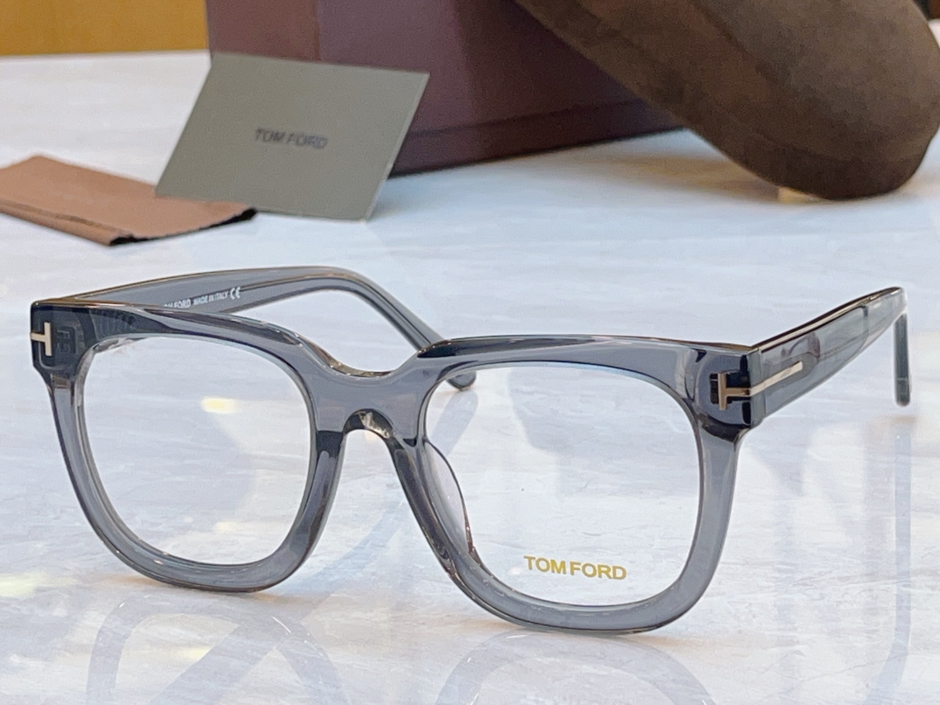 ，【TOM FOR*】汤姆*福特新眼镜架，MODEL：TF690-F，SIZE：53口20-145