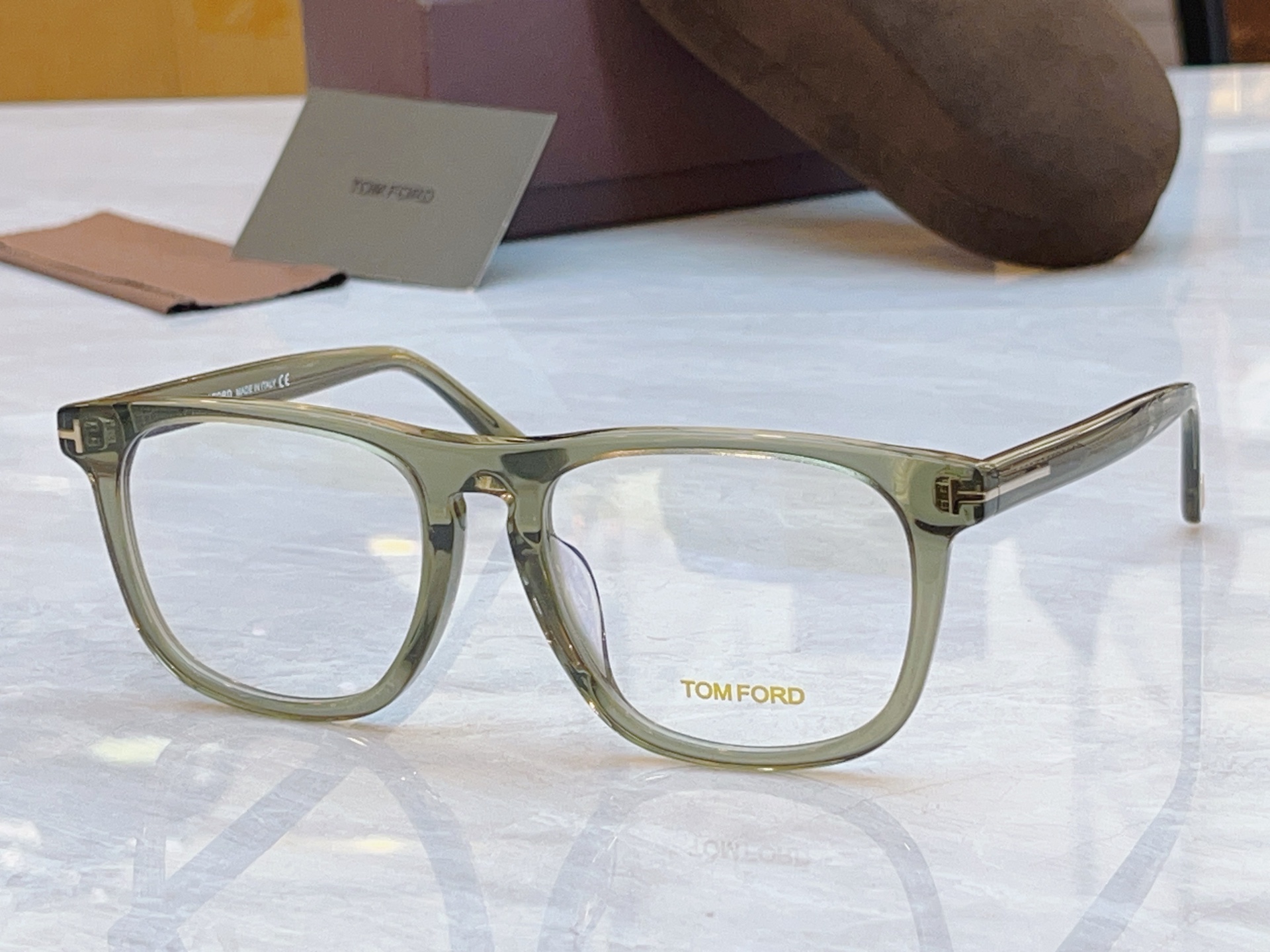 ，【TOM FOR*】汤姆*福特新款眼镜架，MODEL：TF930，SIZE：54口19-145