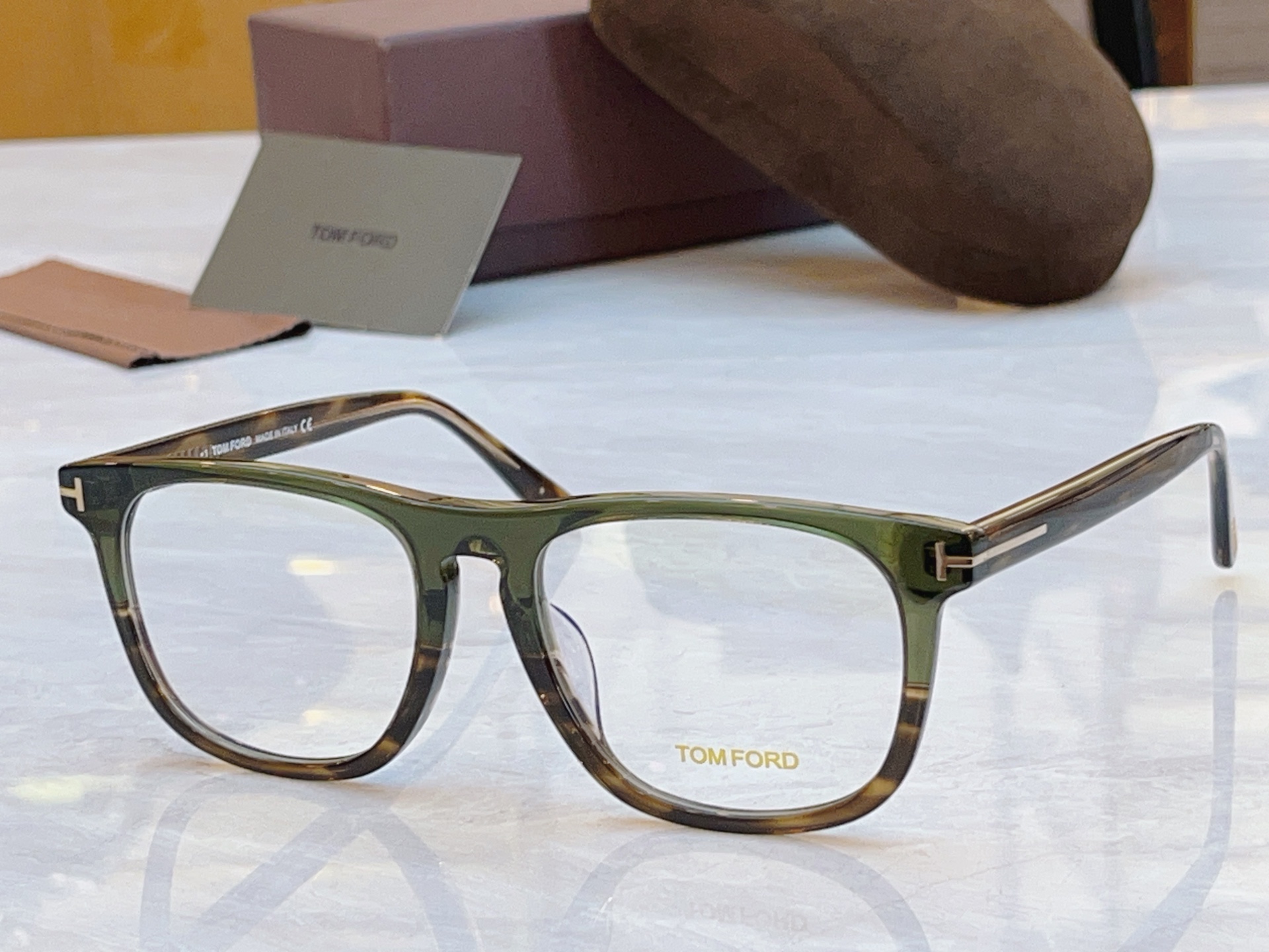 ，【TOM FOR*】汤姆*福特新款眼镜架，MODEL：TF930，SIZE：54口19-145