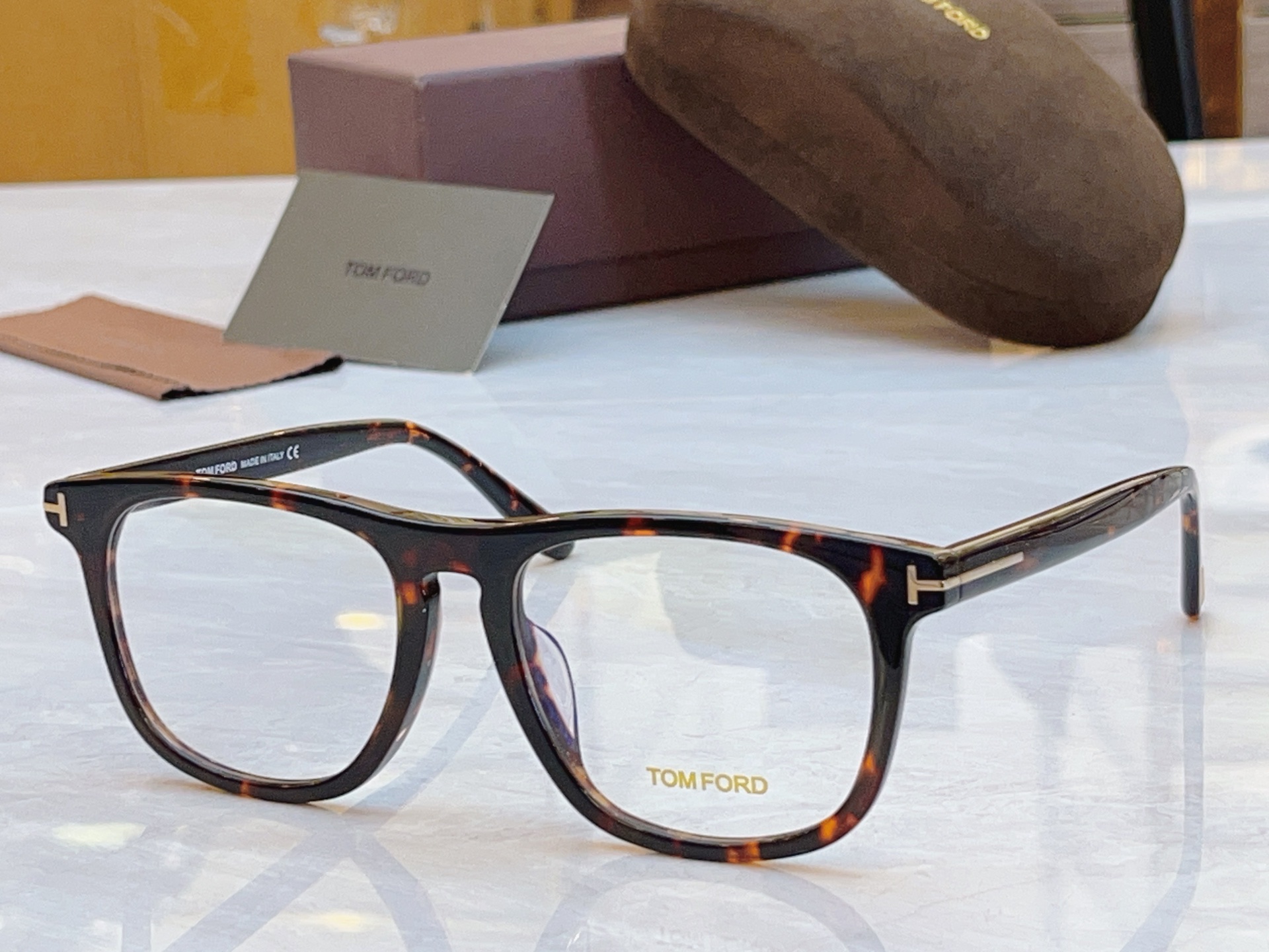 ，【TOM FOR*】汤姆*福特新款眼镜架，MODEL：TF930，SIZE：54口19-145