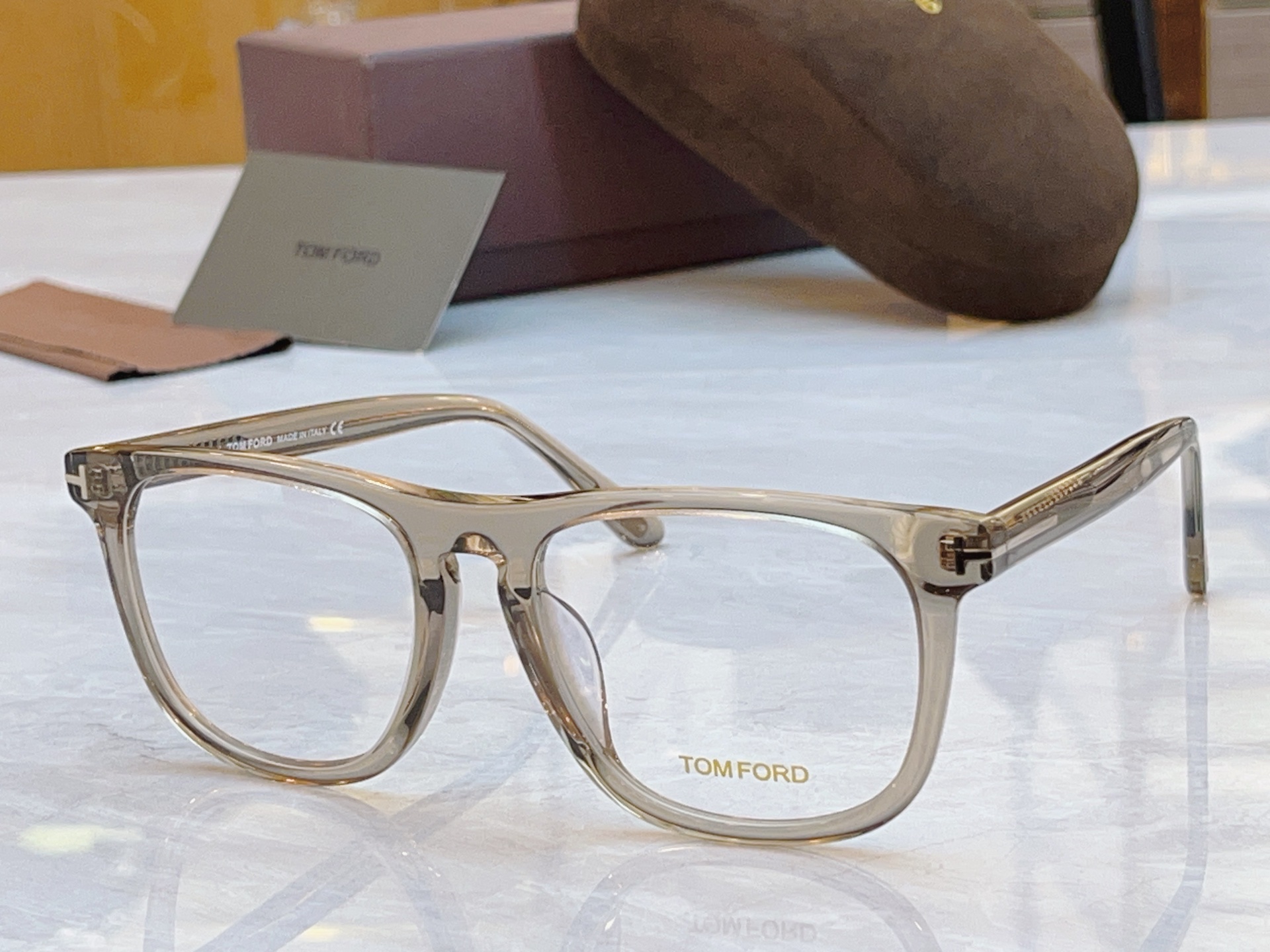 ，【TOM FOR*】汤姆*福特新款眼镜架，MODEL：TF930，SIZE：54口19-145