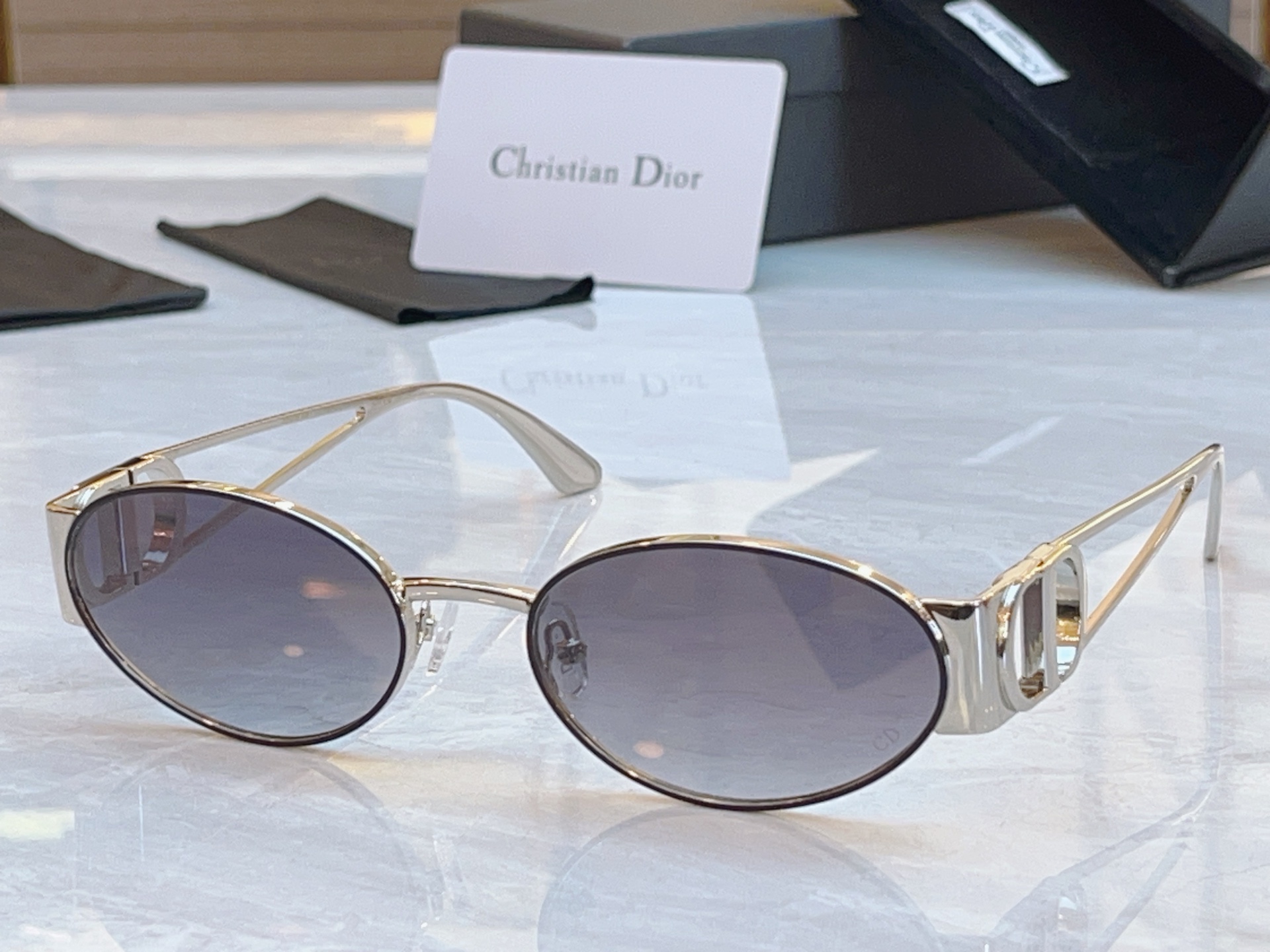 ，【DIO* 】迪*奥新款太阳镜，MODEL：DGSTA61UCR，SIZE：57口20-128