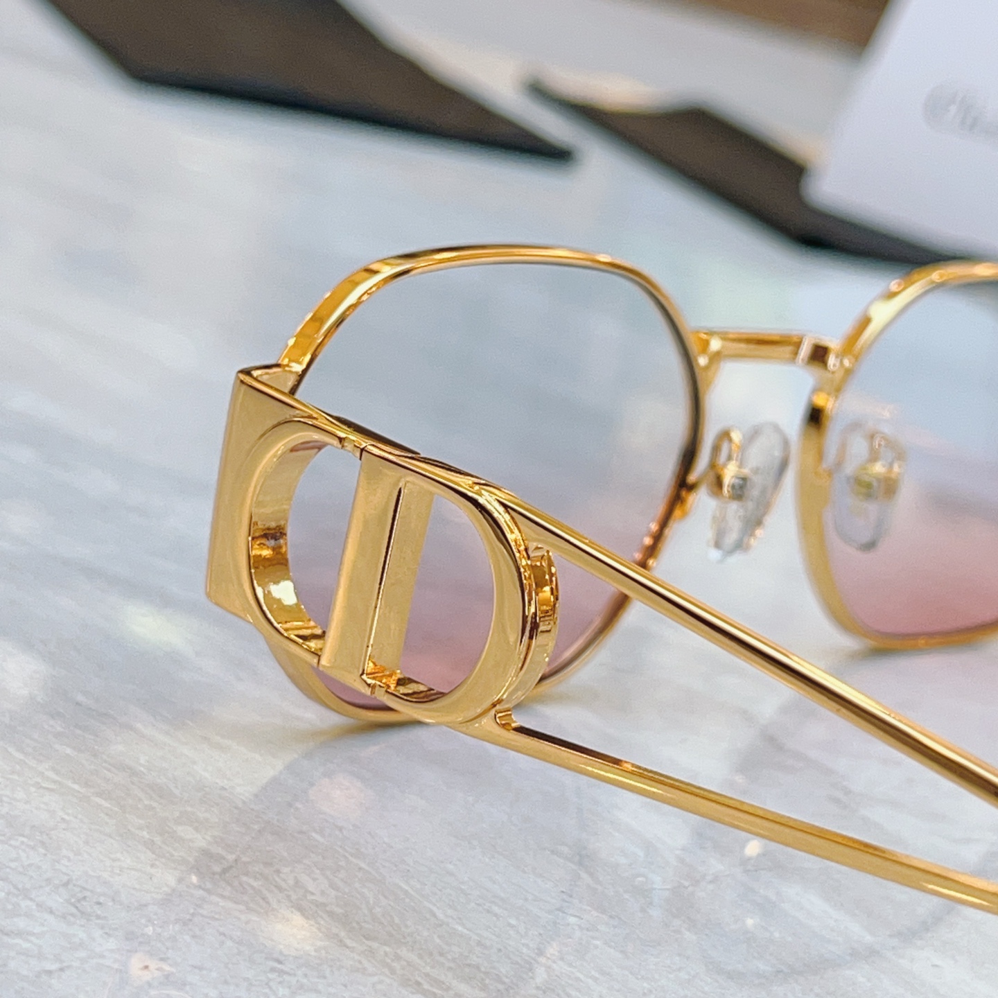 ，【DIO* 】迪*奥新款太阳镜，MODEL：DGSTA62UCR，SIZE：58口20-138