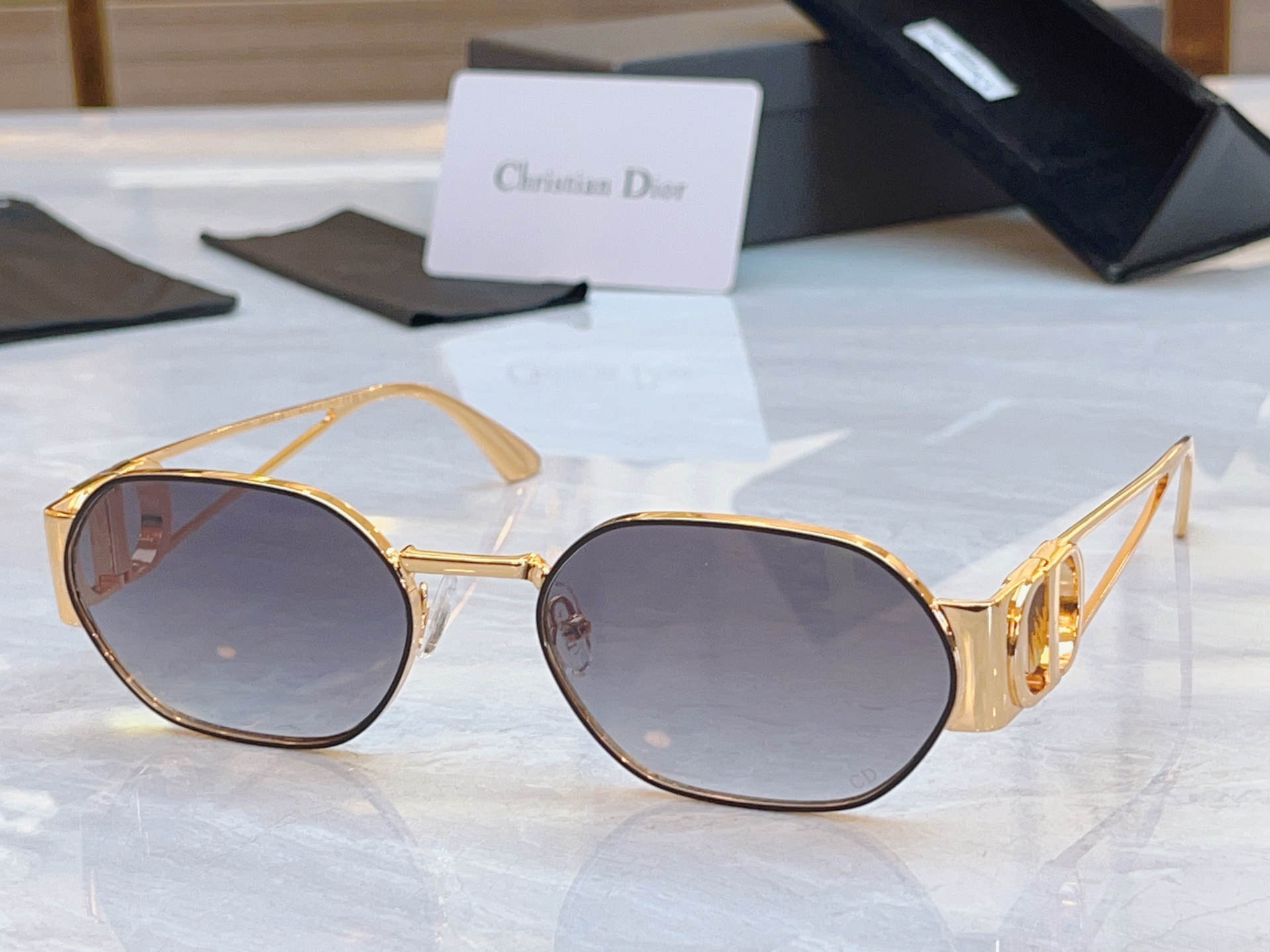 ，【DIO* 】迪*奥新款太阳镜，MODEL：DGSTA62UCR，SIZE：58口20-138