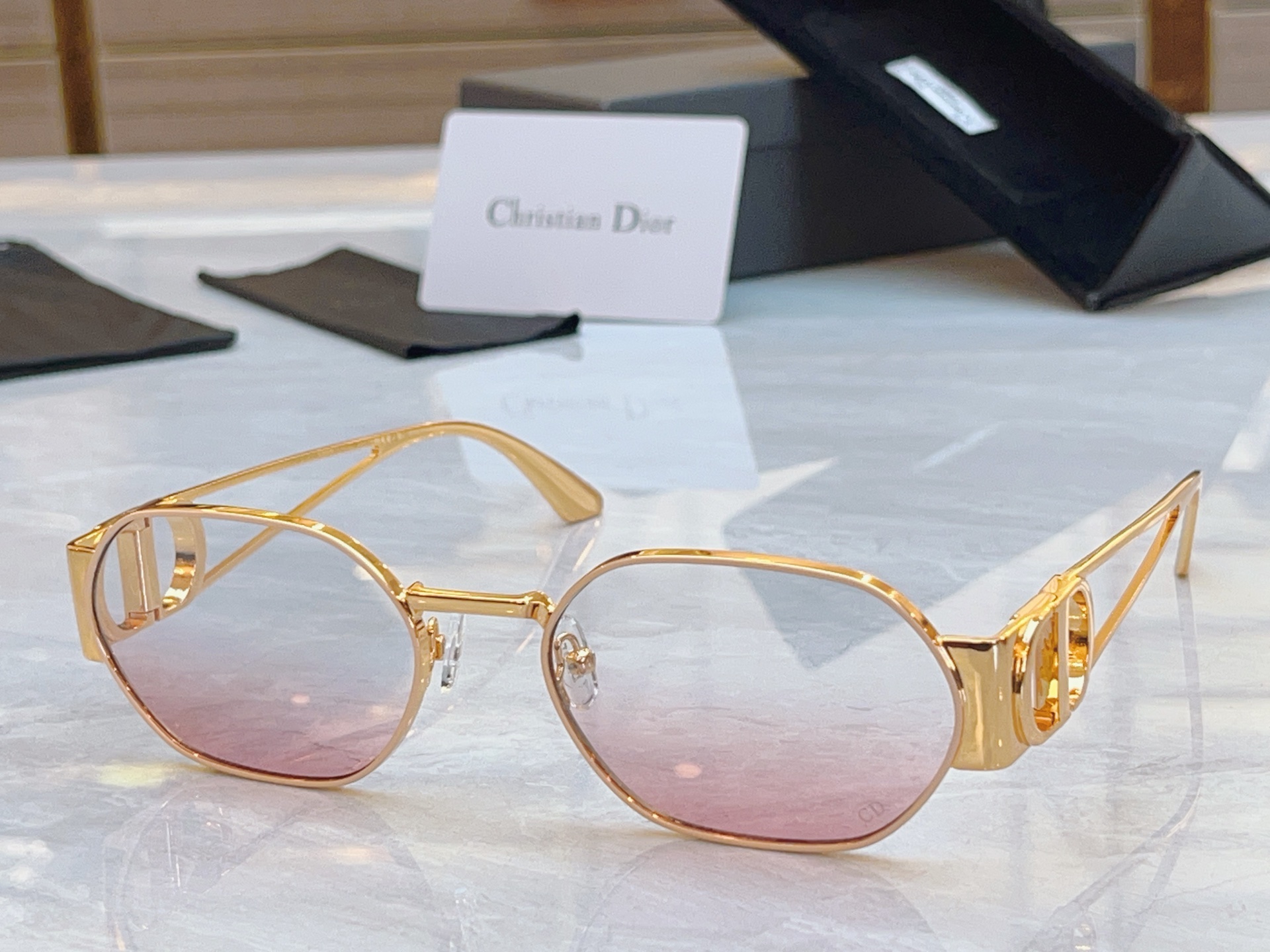 ，【DIO* 】迪*奥新款太阳镜，MODEL：DGSTA62UCR，SIZE：58口20-138