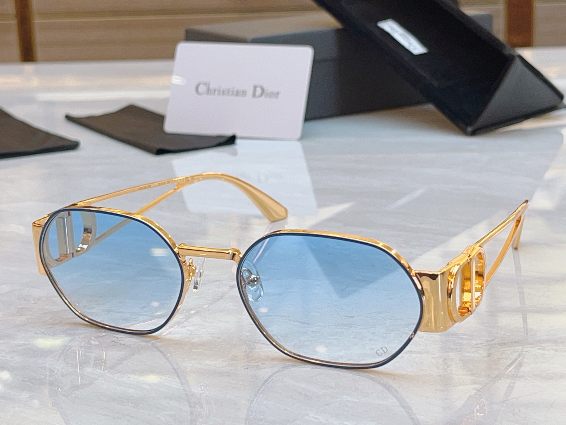 ，【DIO* 】迪*奥新款太阳镜，MODEL：DGSTA62UCR，SIZE：58口20-138