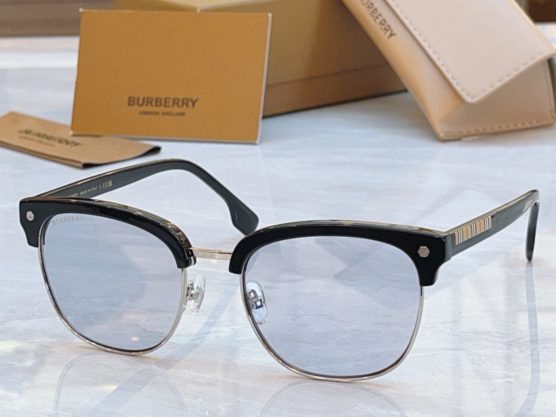 ，【BURBERR*】巴宝*莉新款太阳镜，MODEL：BE4317，SIZE：56口20-145