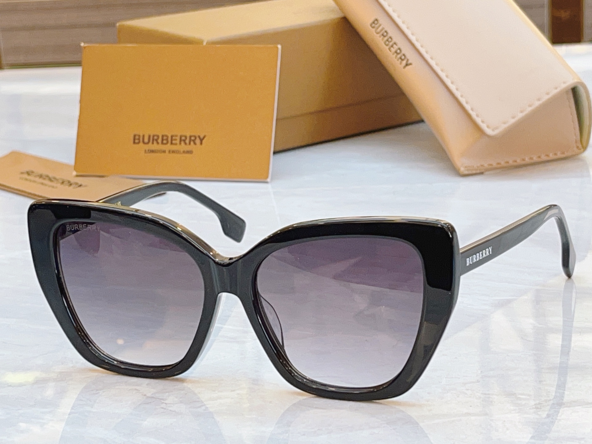 ，【BURBERR*】巴宝*莉新款太阳镜，MODEL：BE4366，SIZE：56口16-145