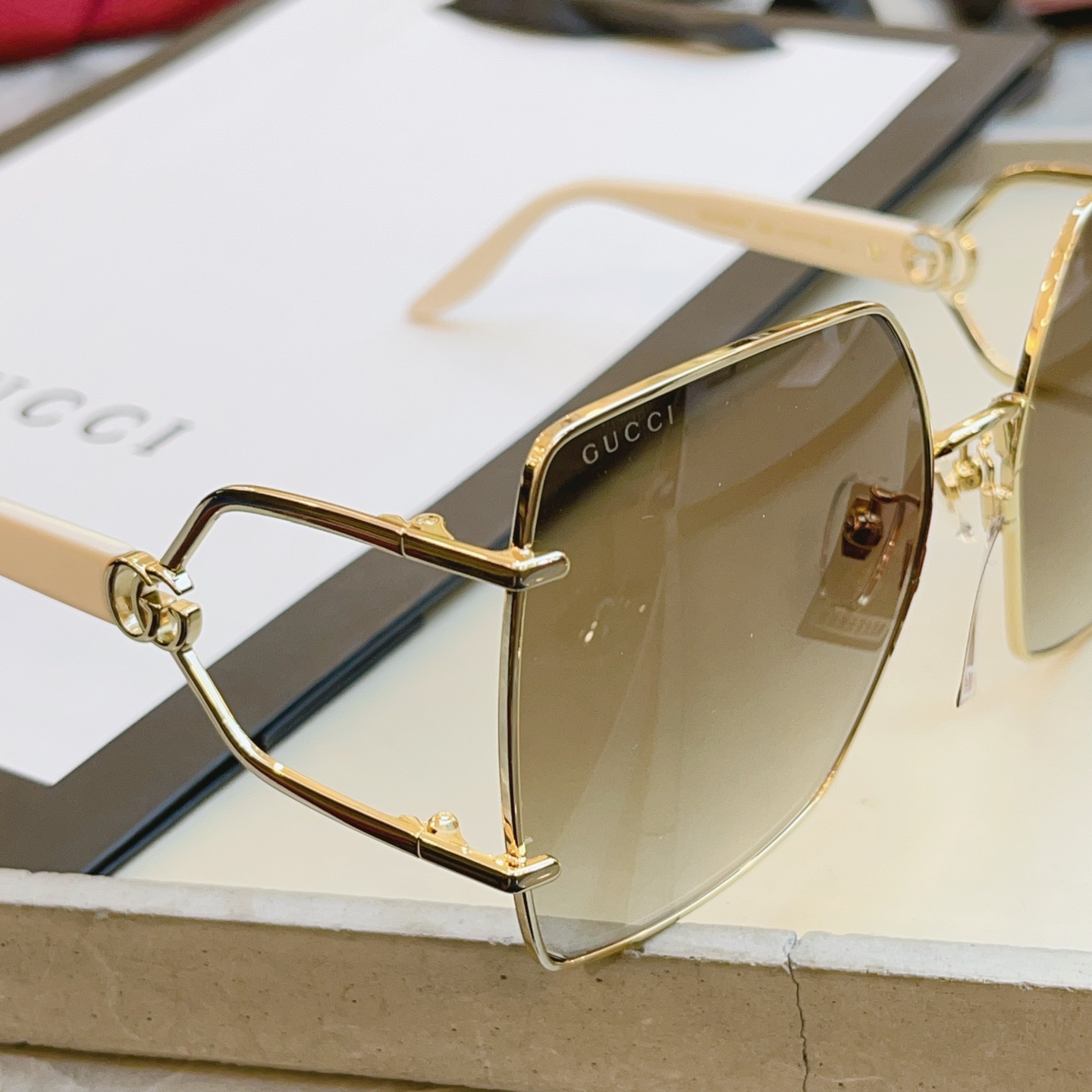 ，【GUCC*】古驰新款太阳镜🕶️ 高版本✨，MODEL：GG1564SA，SIZE:61口17-145