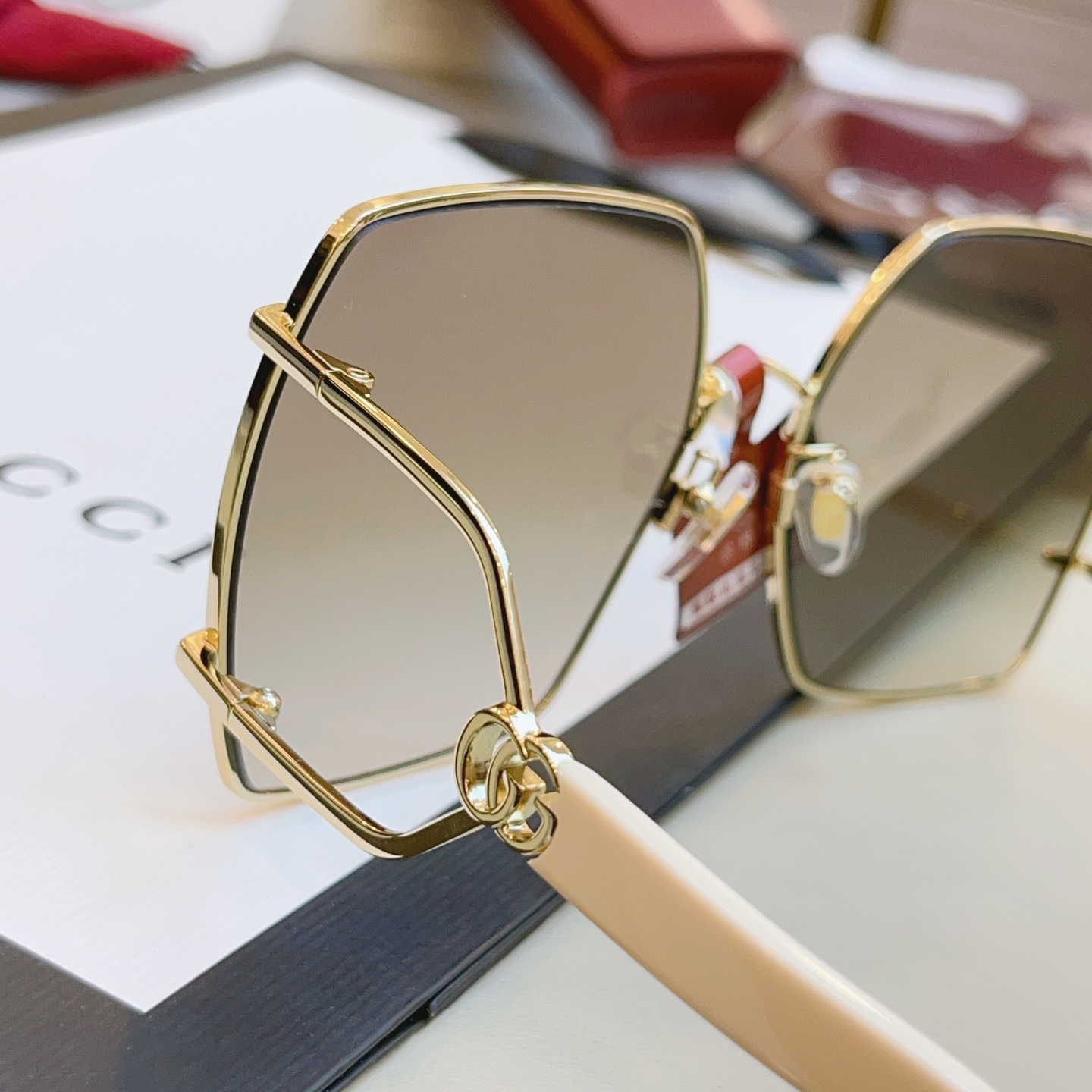 ，【GUCC*】古驰新款太阳镜🕶️ 高版本✨，MODEL：GG1564SA，SIZE:61口17-145