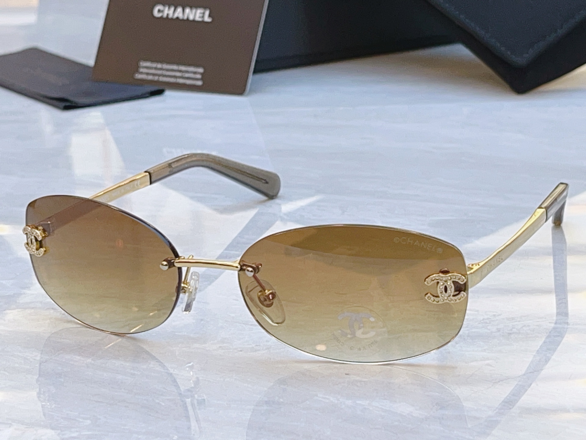 ，【CHANE*】香奈儿新款太阳镜，MODEL：A71559，SIZE：62口16-145