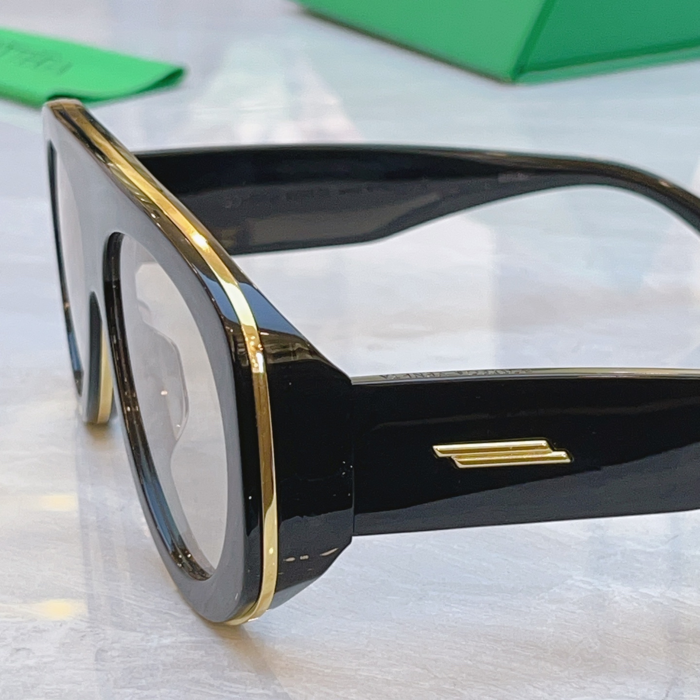 ，【BOTTEGA VENET*】宝缇*嘉新款太阳镜，MODEL：BV1362S，SIZE：58口17-