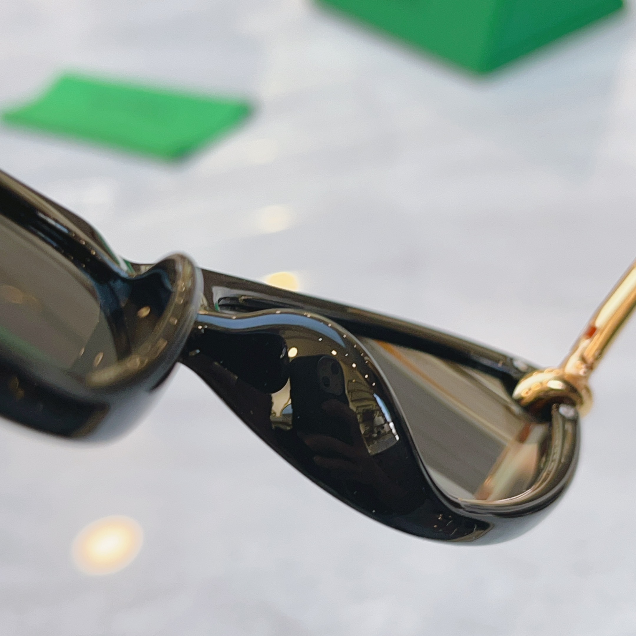 ，【BOTTEGA VENET*】宝缇*嘉新款太阳镜，MODEL：BV1390S，SIZE：55口15-