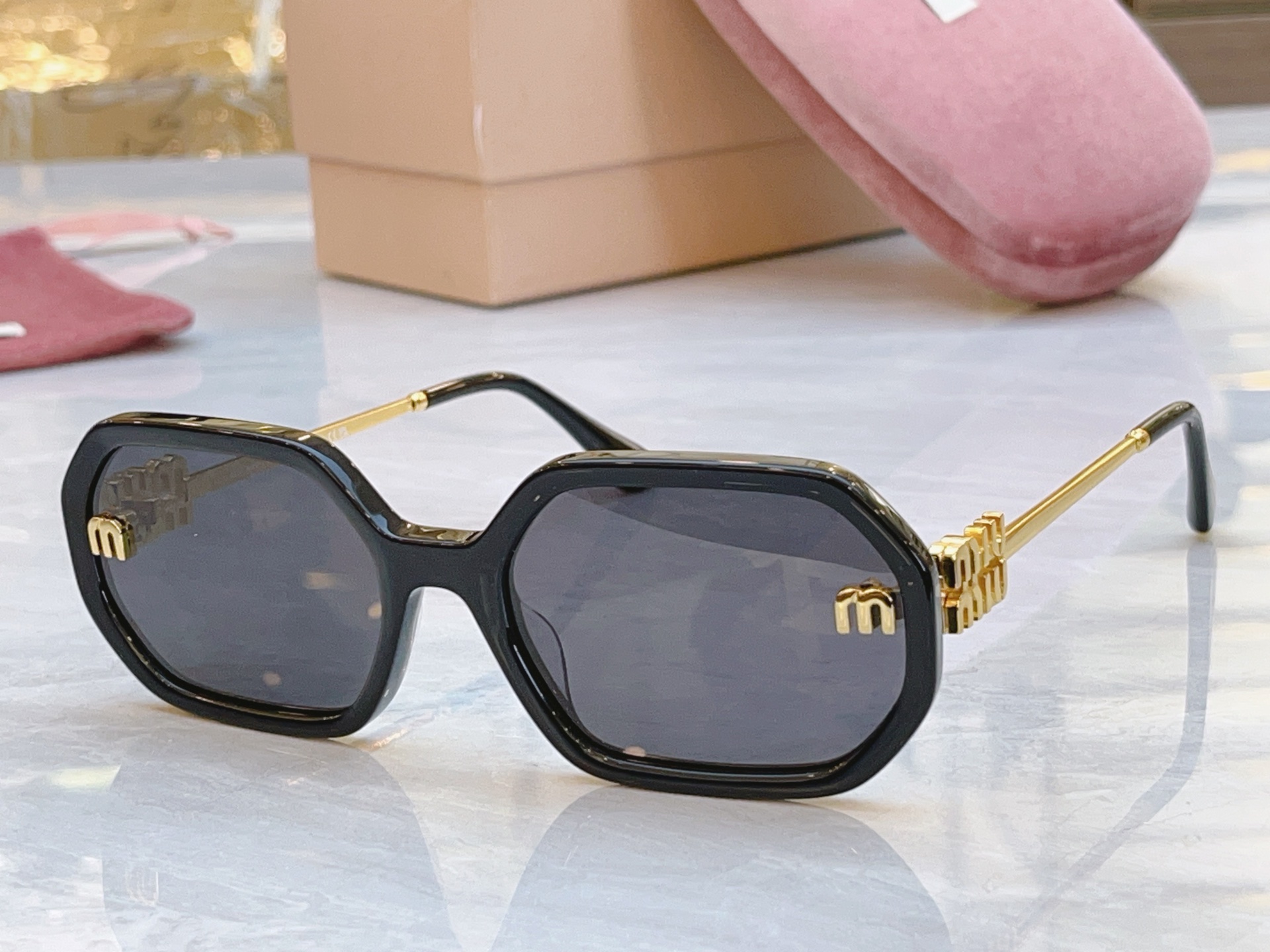 ，【MIUMI*】缪*缪新款太阳镜🕶️，Mod：MU 157AV，SIZE:58口20-143