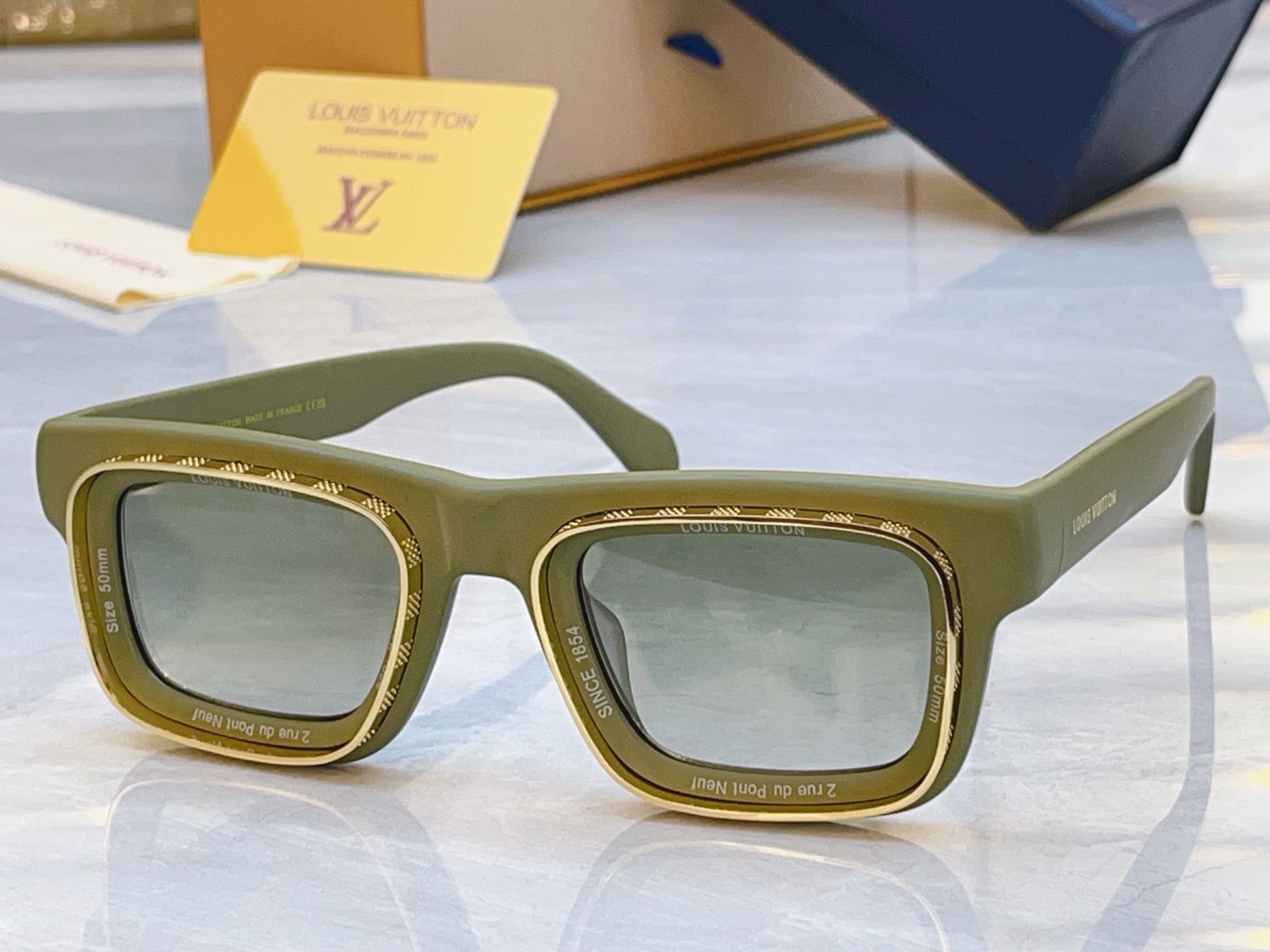 ，【LOUIS VUITTO*】路易*威登新款太阳镜，MODEL：Z2442U，SIZE：50口25-1