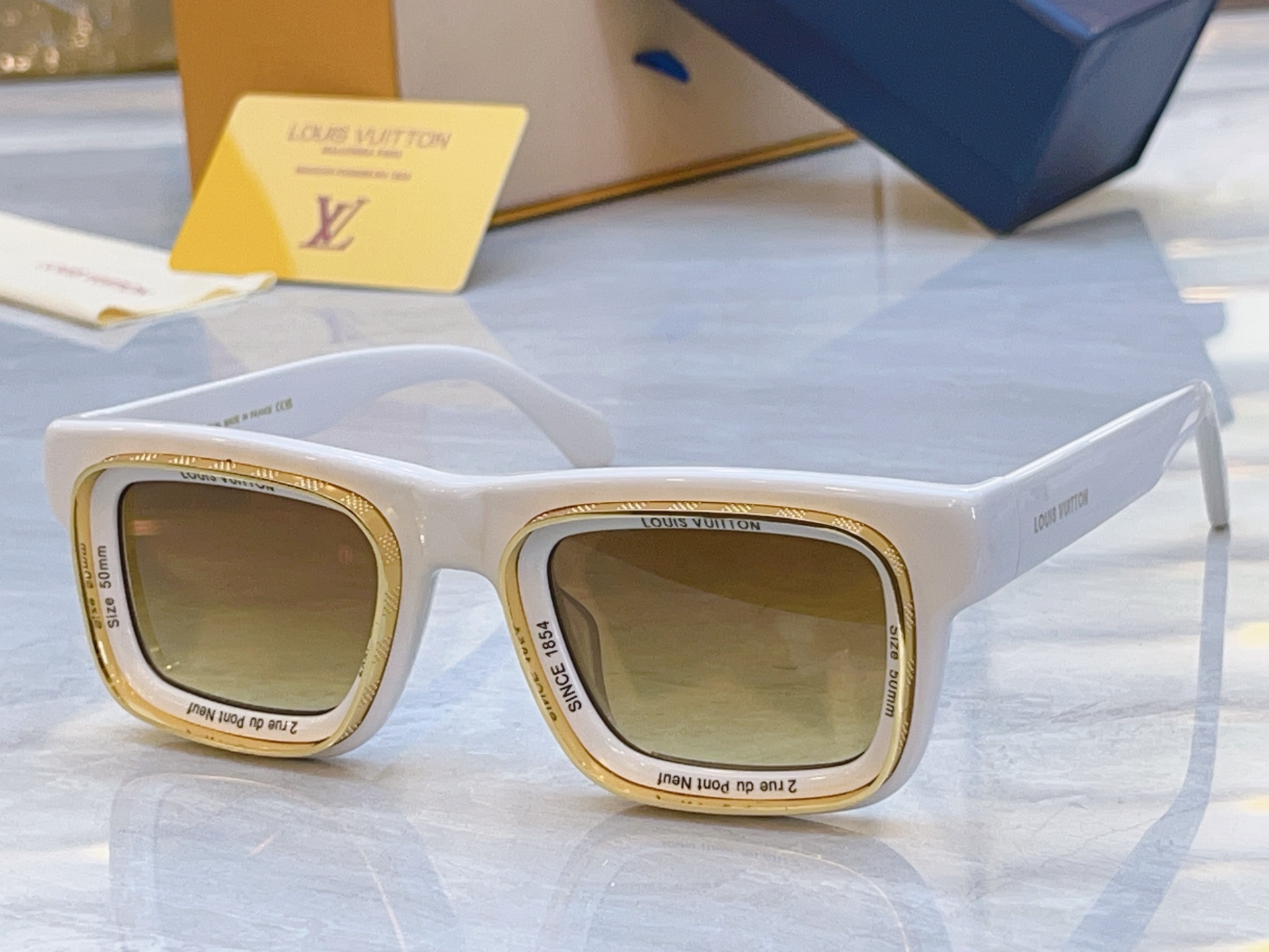 ，【LOUIS VUITTO*】路易*威登新款太阳镜，MODEL：Z2442U，SIZE：50口25-1