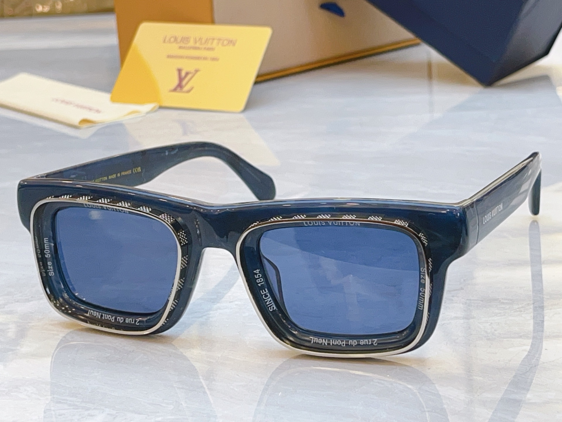 ，【LOUIS VUITTO*】路易*威登新款太阳镜，MODEL：Z2442U，SIZE：50口25-1