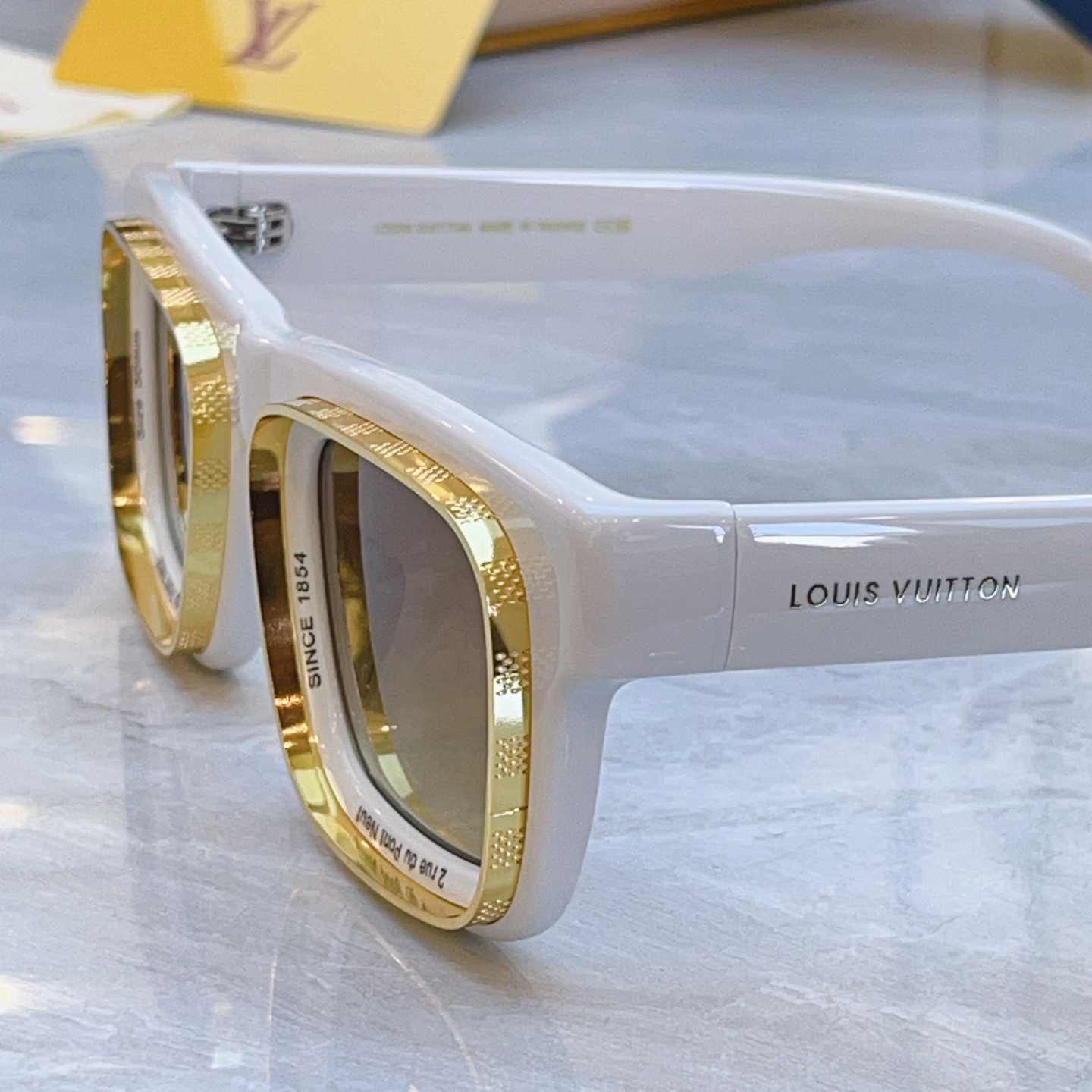 ，【LOUIS VUITTO*】路易*威登新款太阳镜，MODEL：Z2442U，SIZE：50口25-1