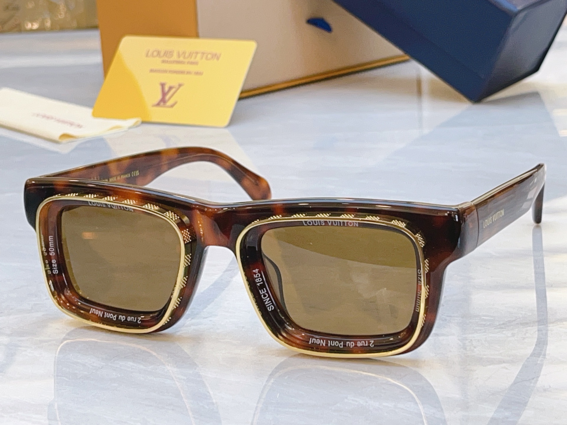 ，【LOUIS VUITTO*】路易*威登新款太阳镜，MODEL：Z2442U，SIZE：50口25-1