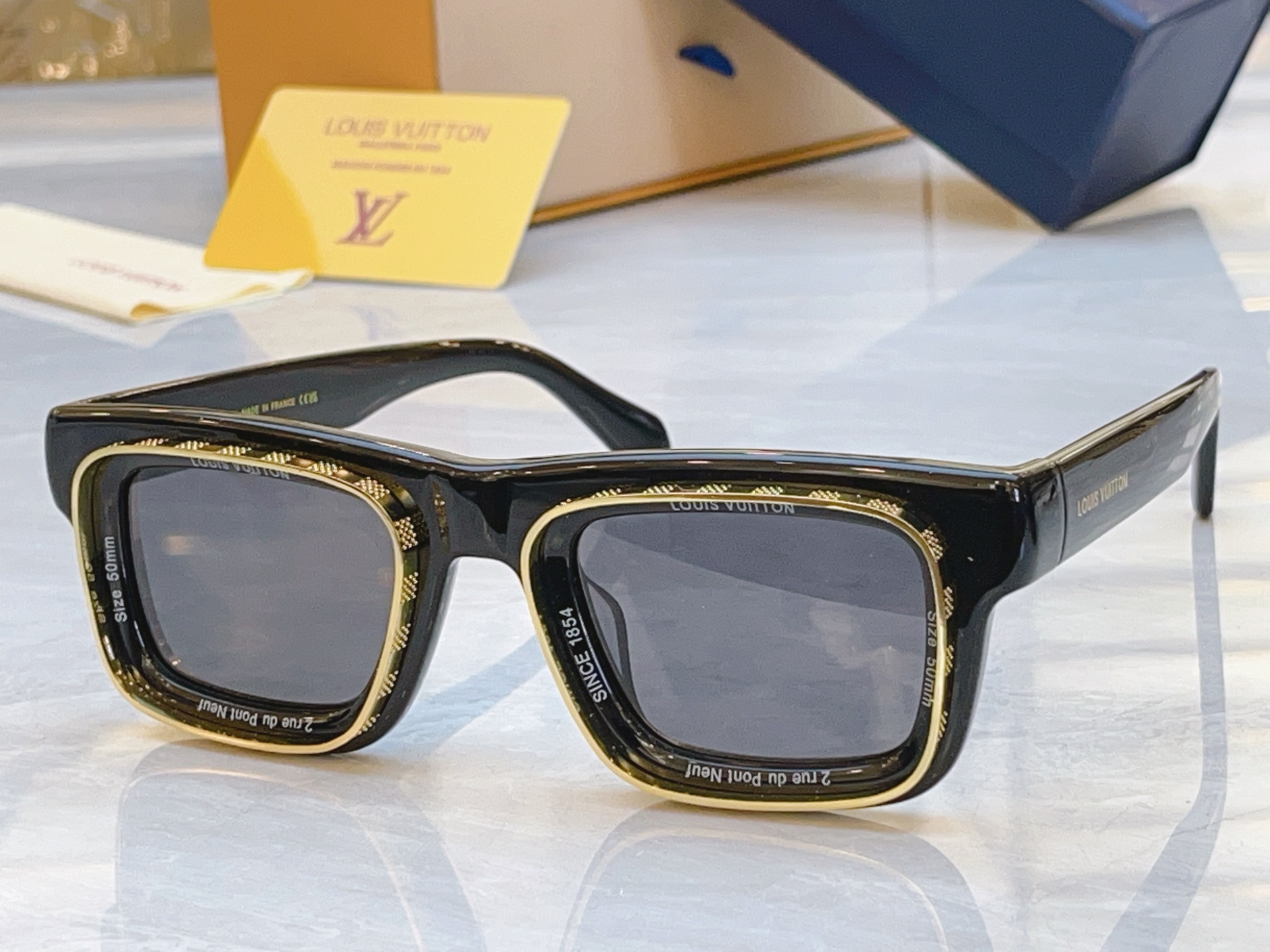 ，【LOUIS VUITTO*】路易*威登新款太阳镜，MODEL：Z2442U，SIZE：50口25-1