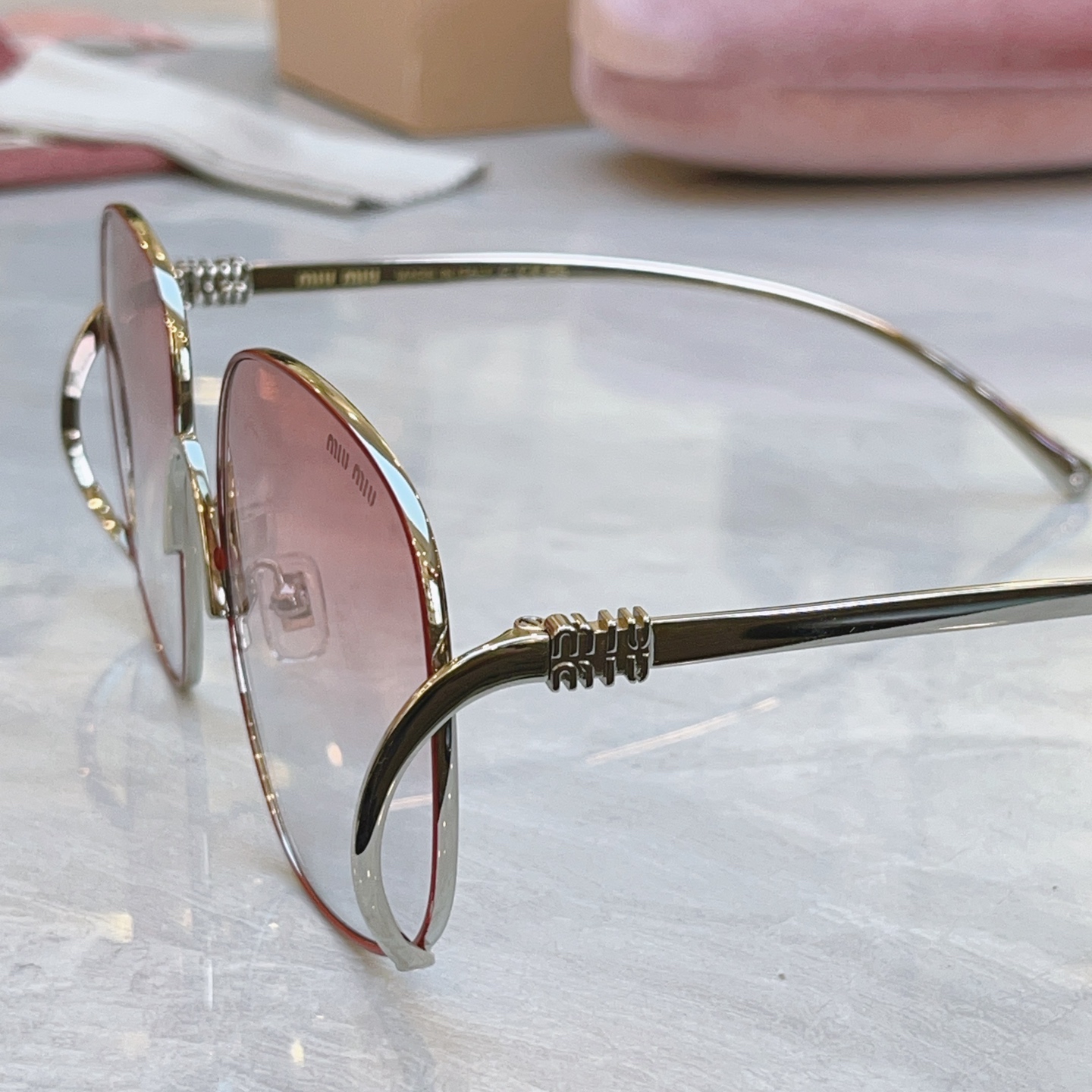 ，【MIUMI*】缪*缪新款太阳镜🕶️，Mod：MU A624S，SIZE:58口21-145