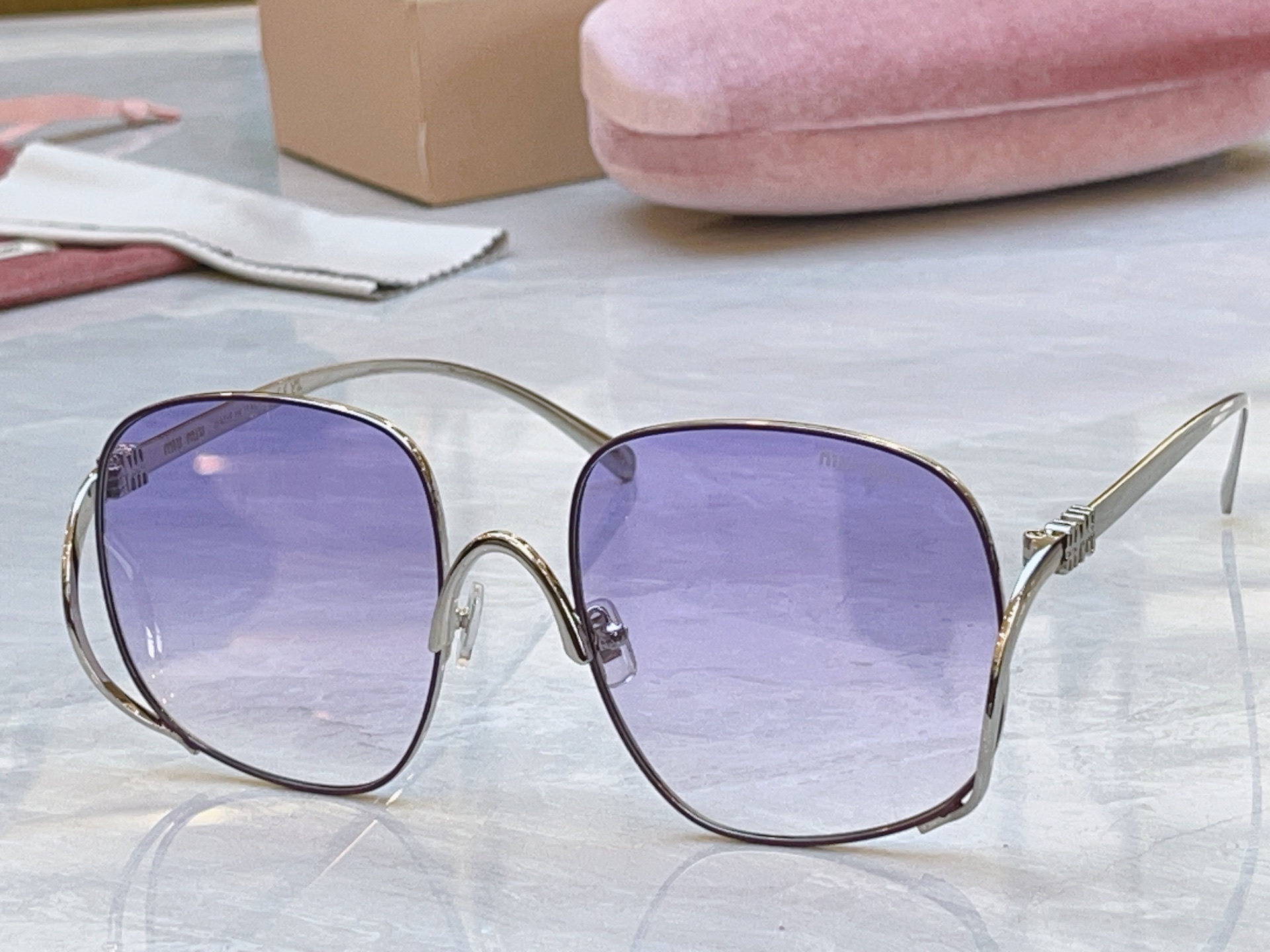 ，【MIUMI*】缪*缪新款太阳镜🕶️，Mod：MU A624S，SIZE:58口21-145