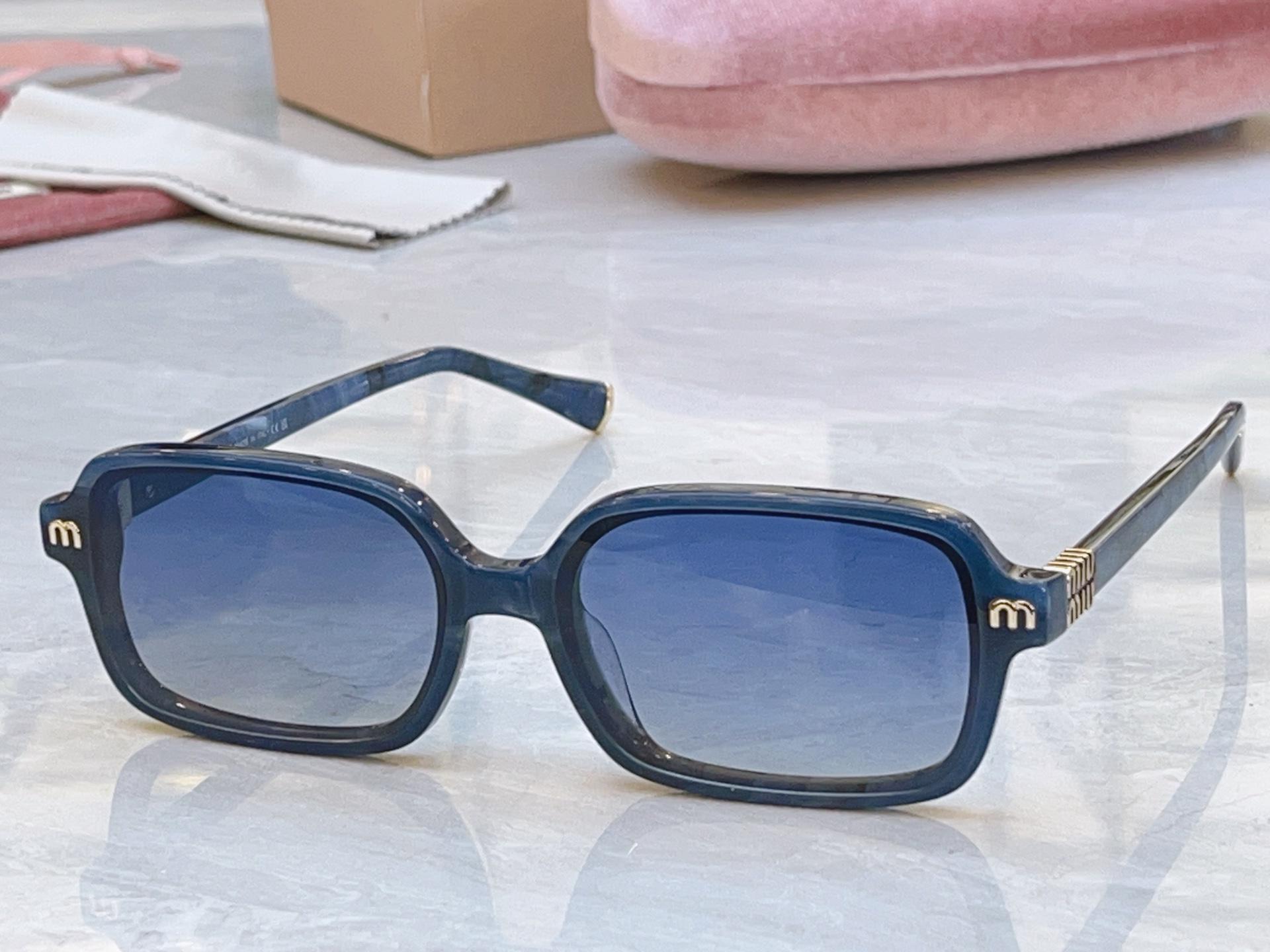 ，【MIUMI*】缪*缪新款太阳镜🕶️，Mod：SMU 72KS，SIZE:55口15-145