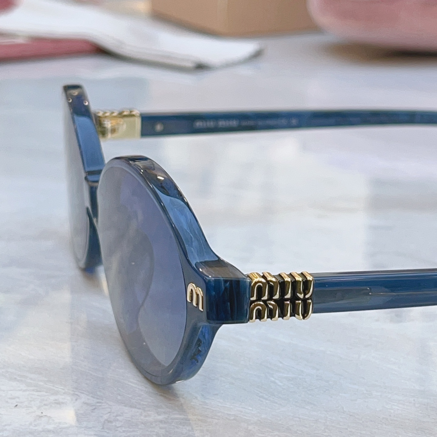 ，【MIUMI*】缪*缪新款太阳镜🕶️，Mod：SMU 71KS，SIZE:57口15-145