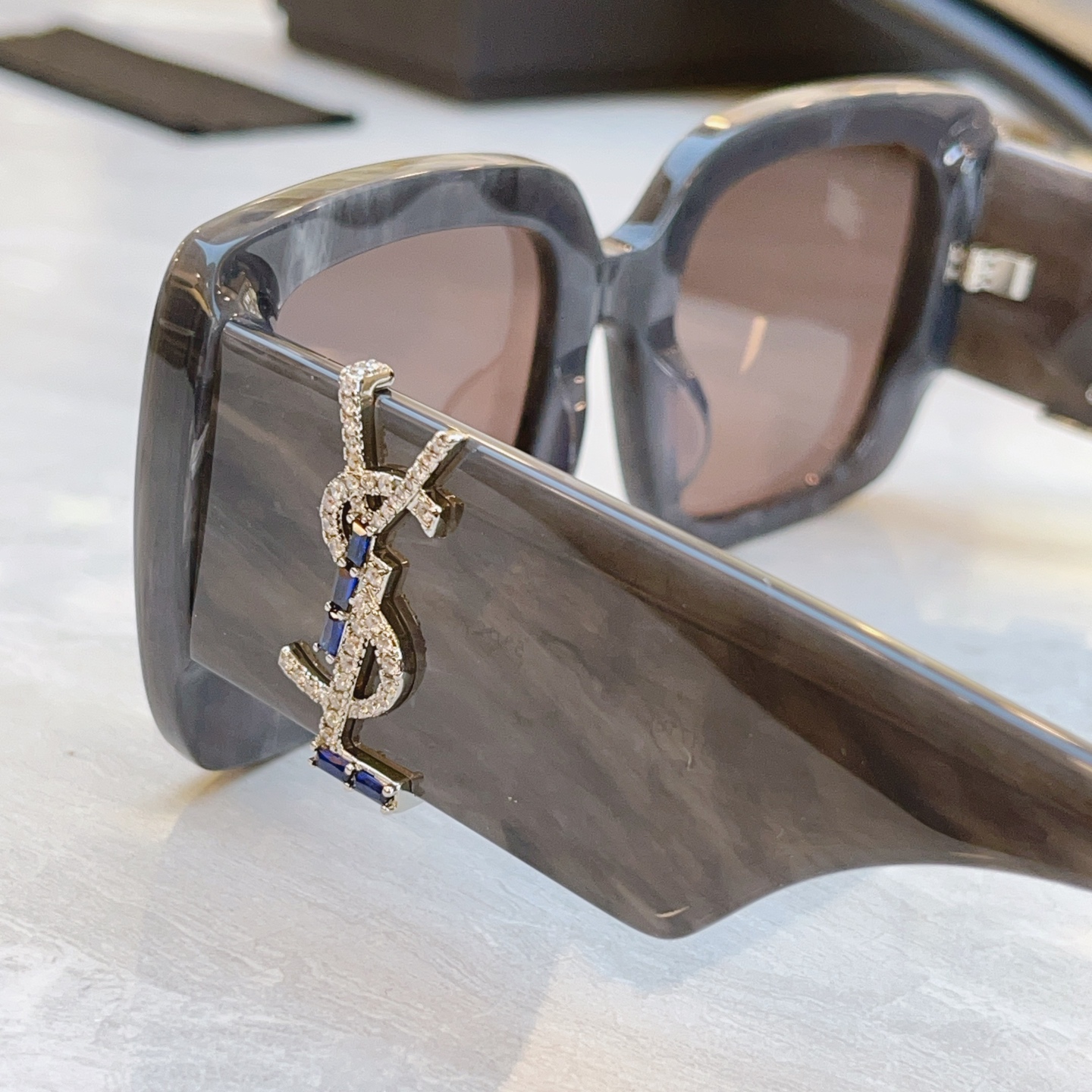 ，【SAINT LAUREN*】圣罗*兰新款太阳镜，MODEL：SL M1716L，SIZE：53口24