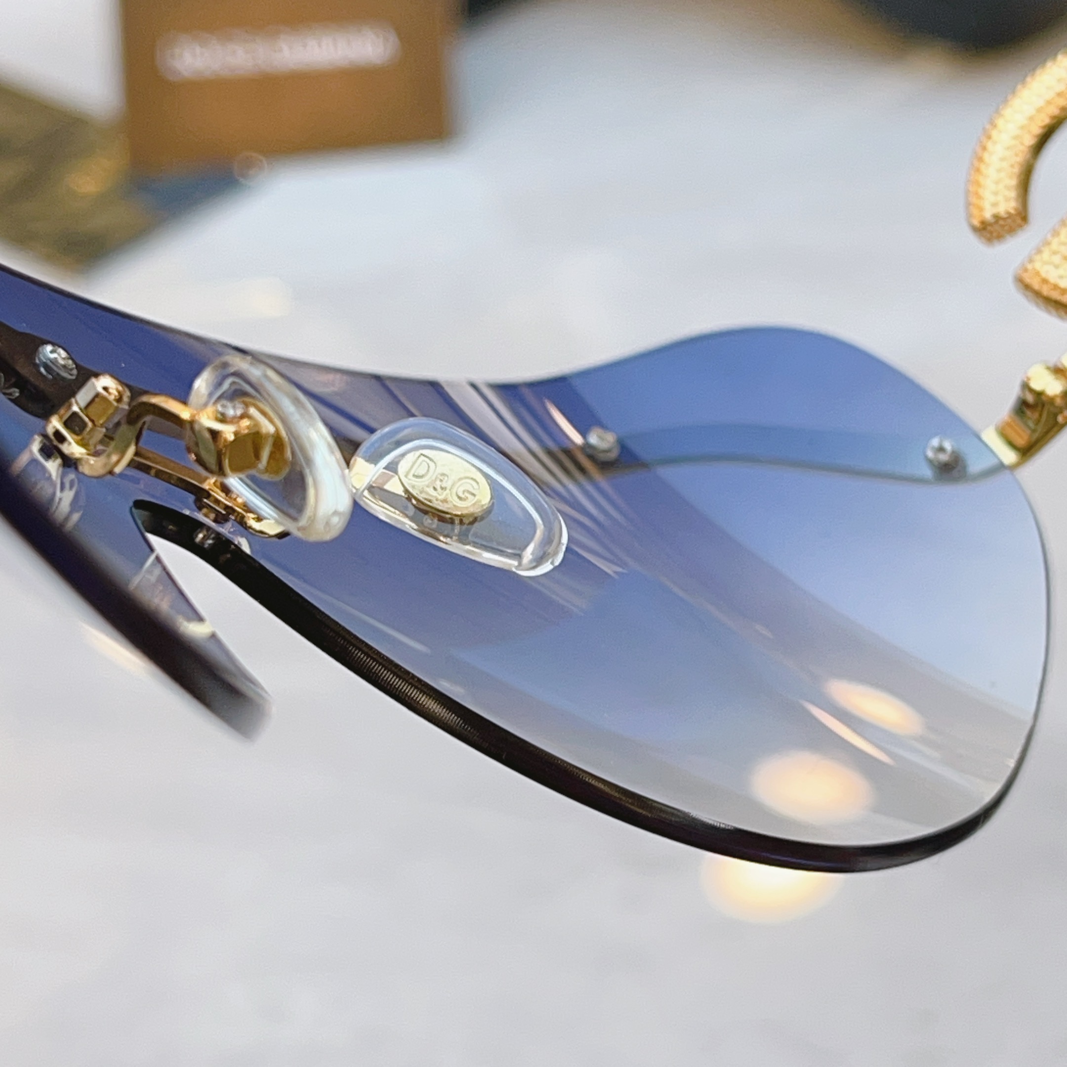 ，【DOLCE & GABBAN*】D*G新款太阳镜，MODEL：DG2320B，SIZE：143口0-