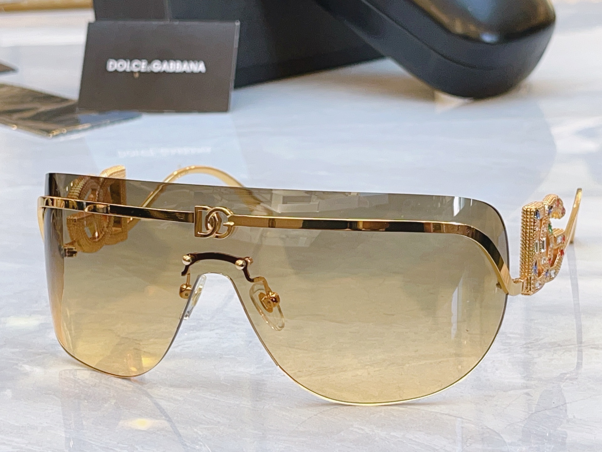 ，【DOLCE & GABBAN*】D*G新款太阳镜，MODEL：DG2320B，SIZE：143口0-