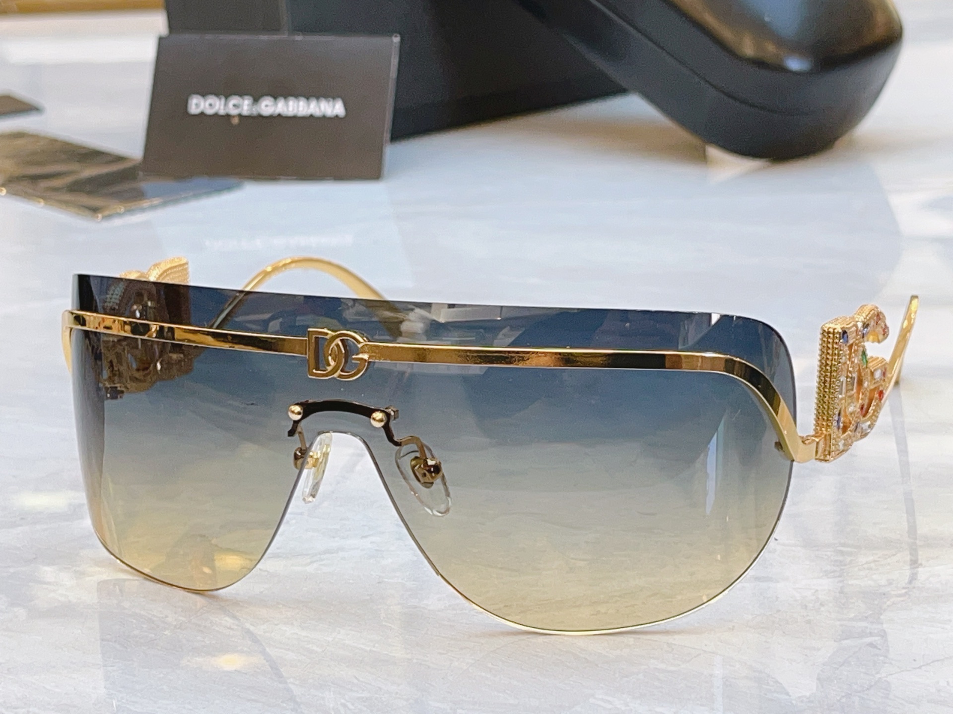 ，【DOLCE & GABBAN*】D*G新款太阳镜，MODEL：DG2320B，SIZE：143口0-