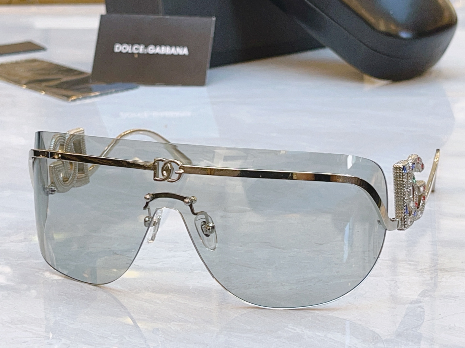 ，【DOLCE & GABBAN*】D*G新款太阳镜，MODEL：DG2320B，SIZE：143口0-