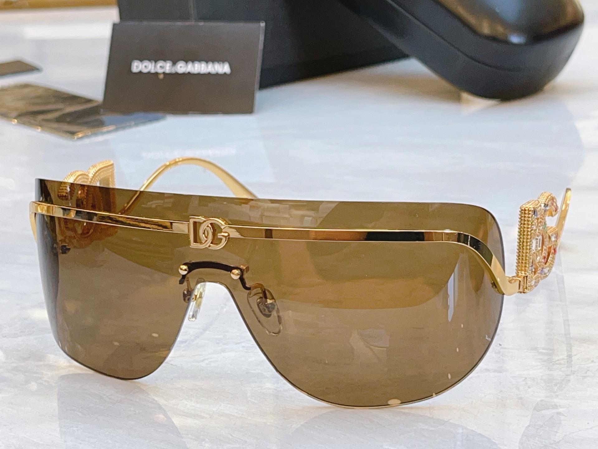 ，【DOLCE & GABBAN*】D*G新款太阳镜，MODEL：DG2320B，SIZE：143口0-
