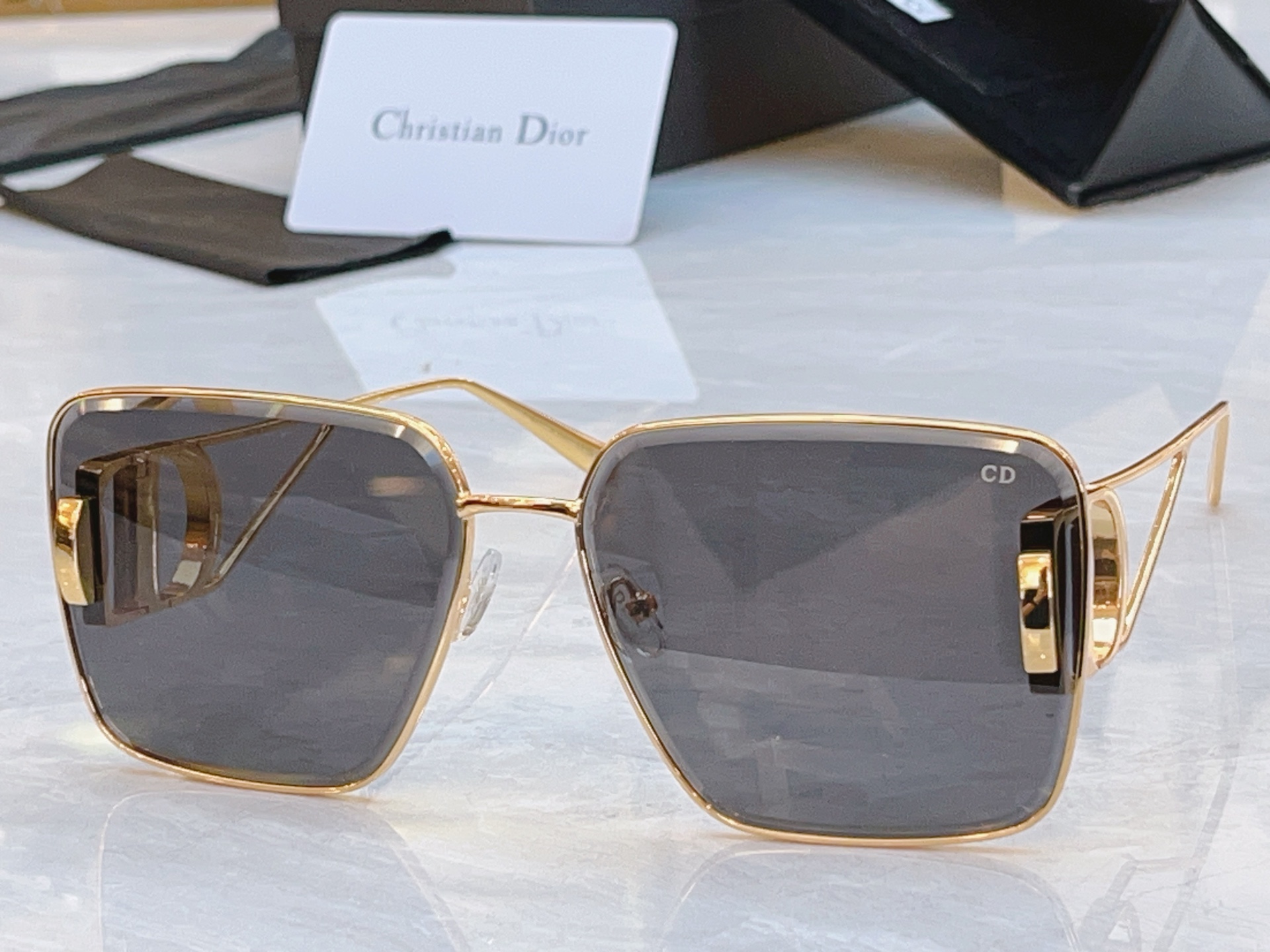 ，【DIO* 】迪*奥新款太阳镜，MODEL：DGSTA42UCR，SIZE：64口16-140