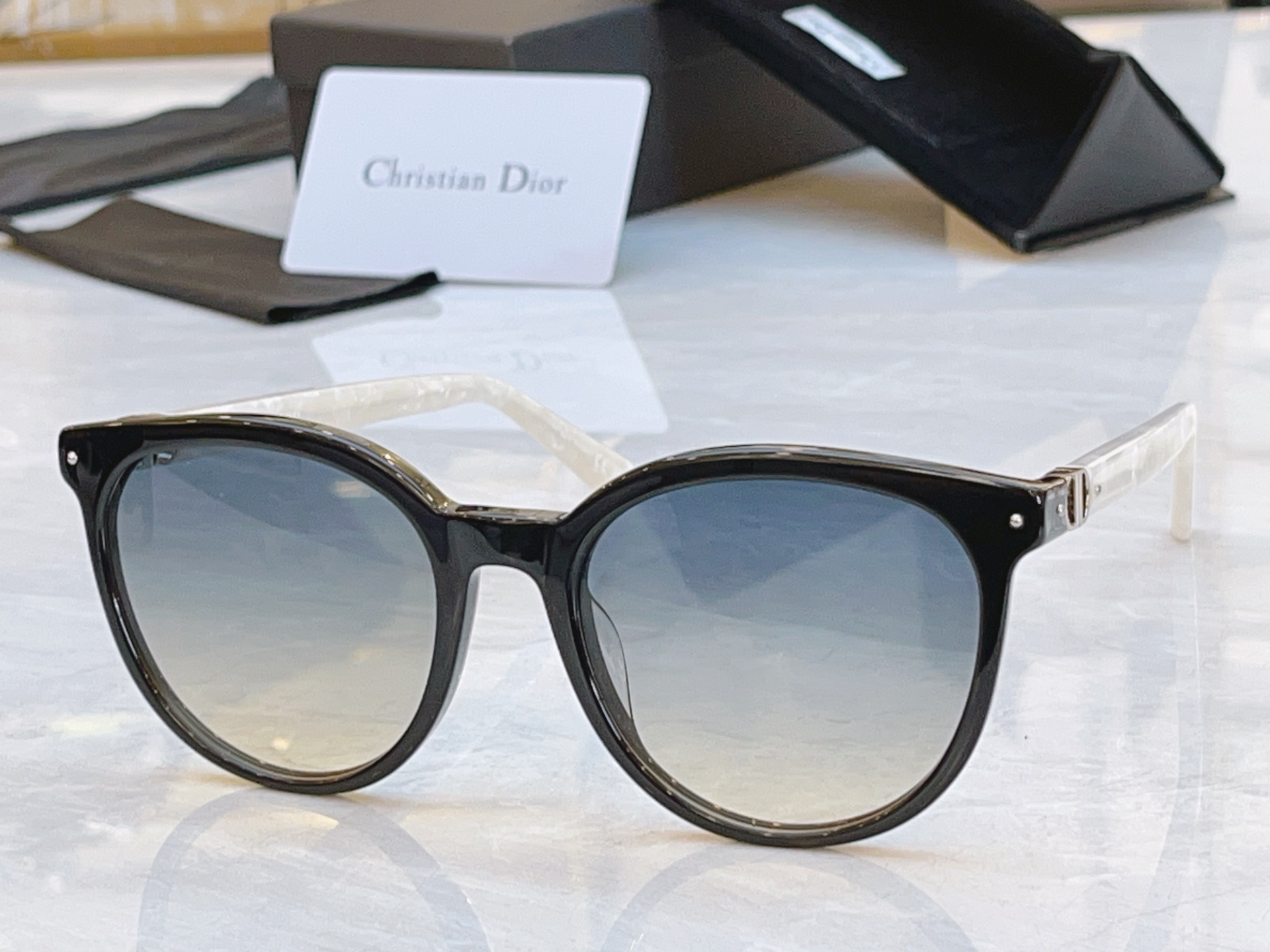 ，【DIO* 】迪*奥新款太阳镜，MODEL：DGSTA42UCR，SIZE：64口16-140