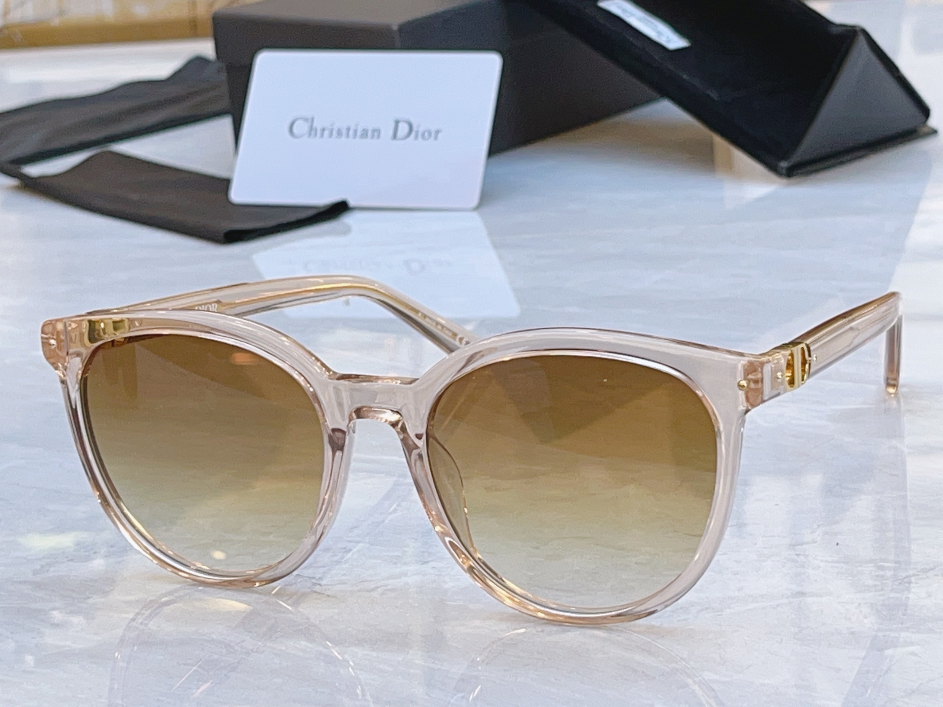 ，【DIO* 】迪*奥新款太阳镜，MODEL：DGSTA42UCR，SIZE：64口16-140