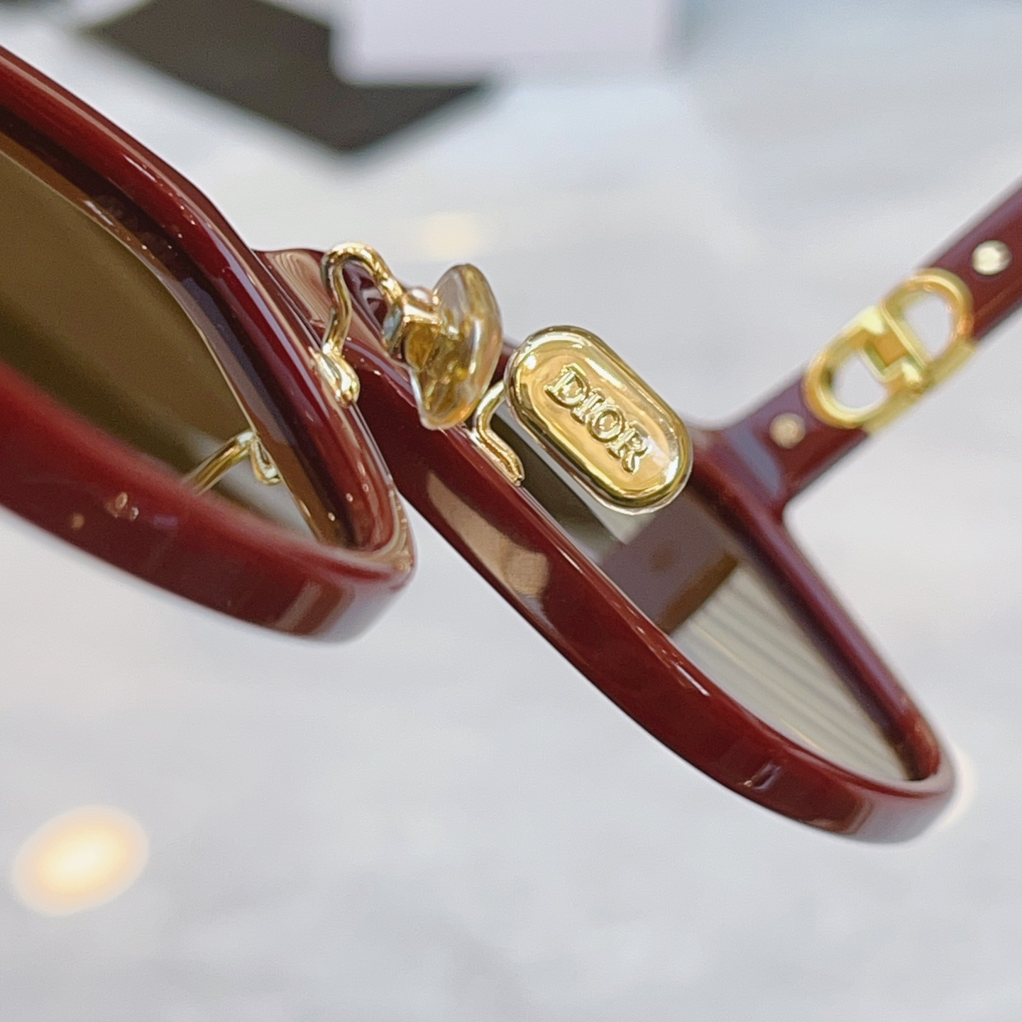 ，【DIO* 】迪*奥新款太阳镜，MODEL：Petit CD R1F，SIZE：57口20-140