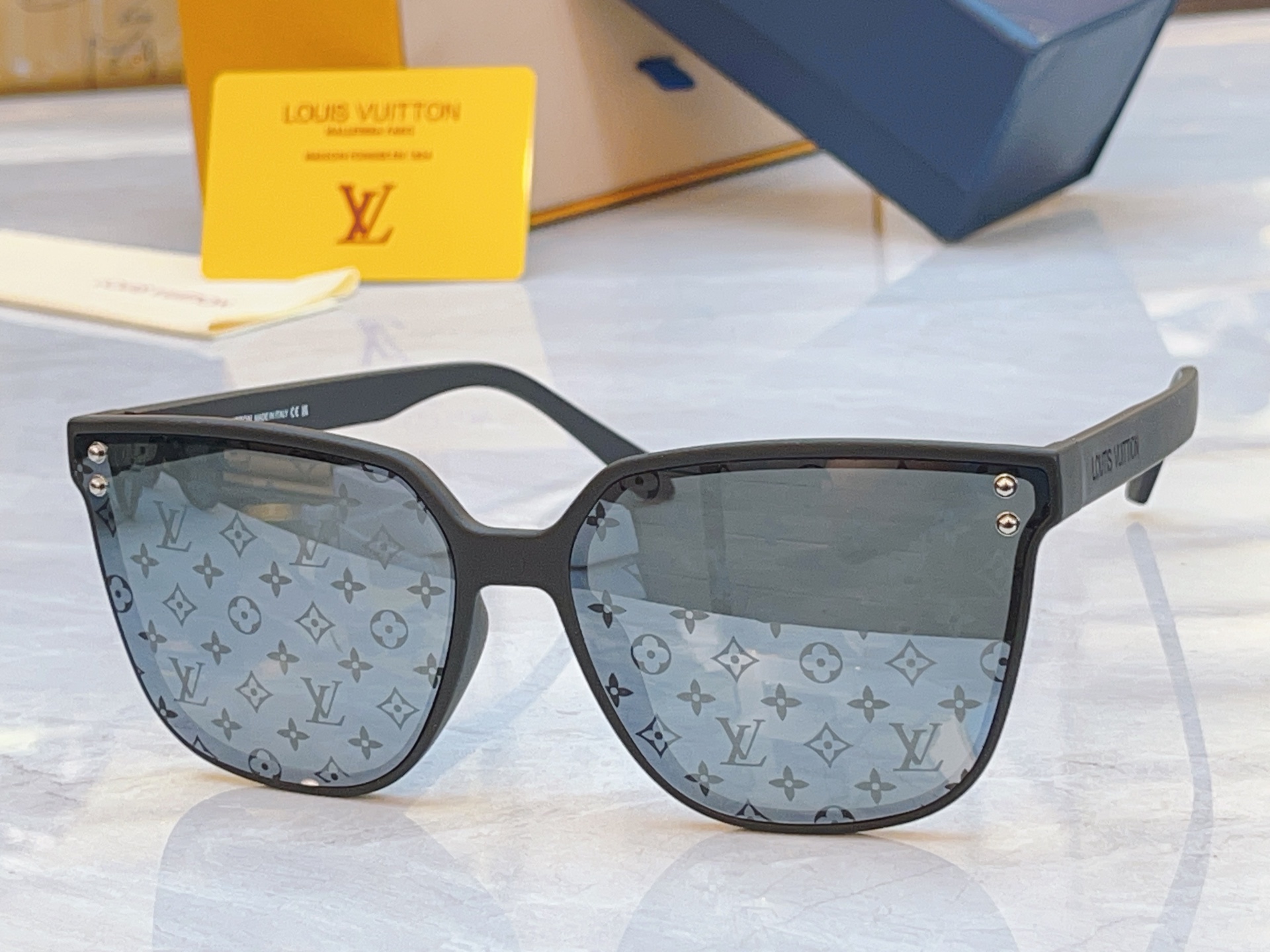 ，【LOUIS VUITTO*】路易*威登新款太阳镜，MODEL：Z2975W，SIZE：63口17-1