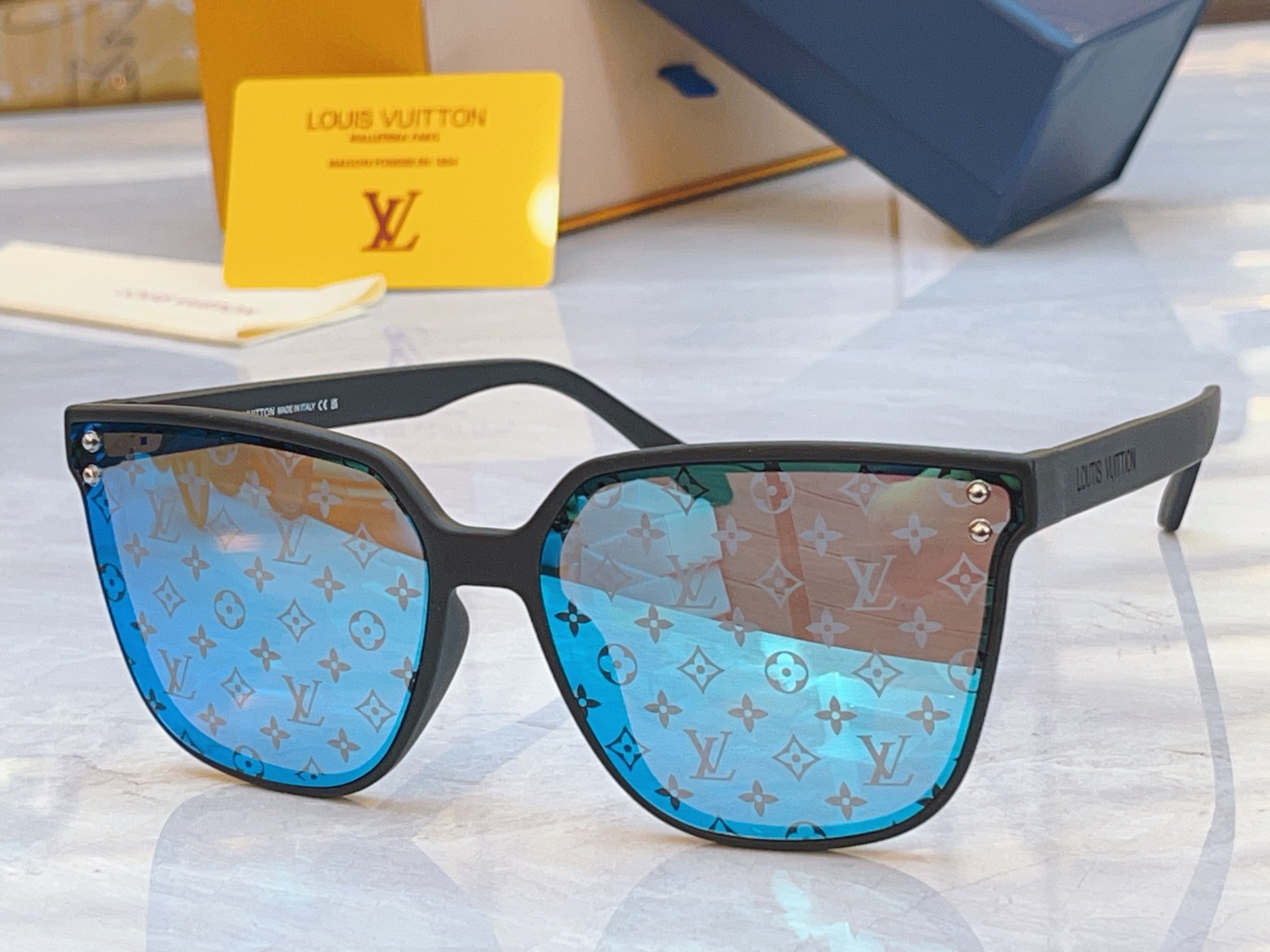 ，【LOUIS VUITTO*】路易*威登新款太阳镜，MODEL：Z2975W，SIZE：63口17-1