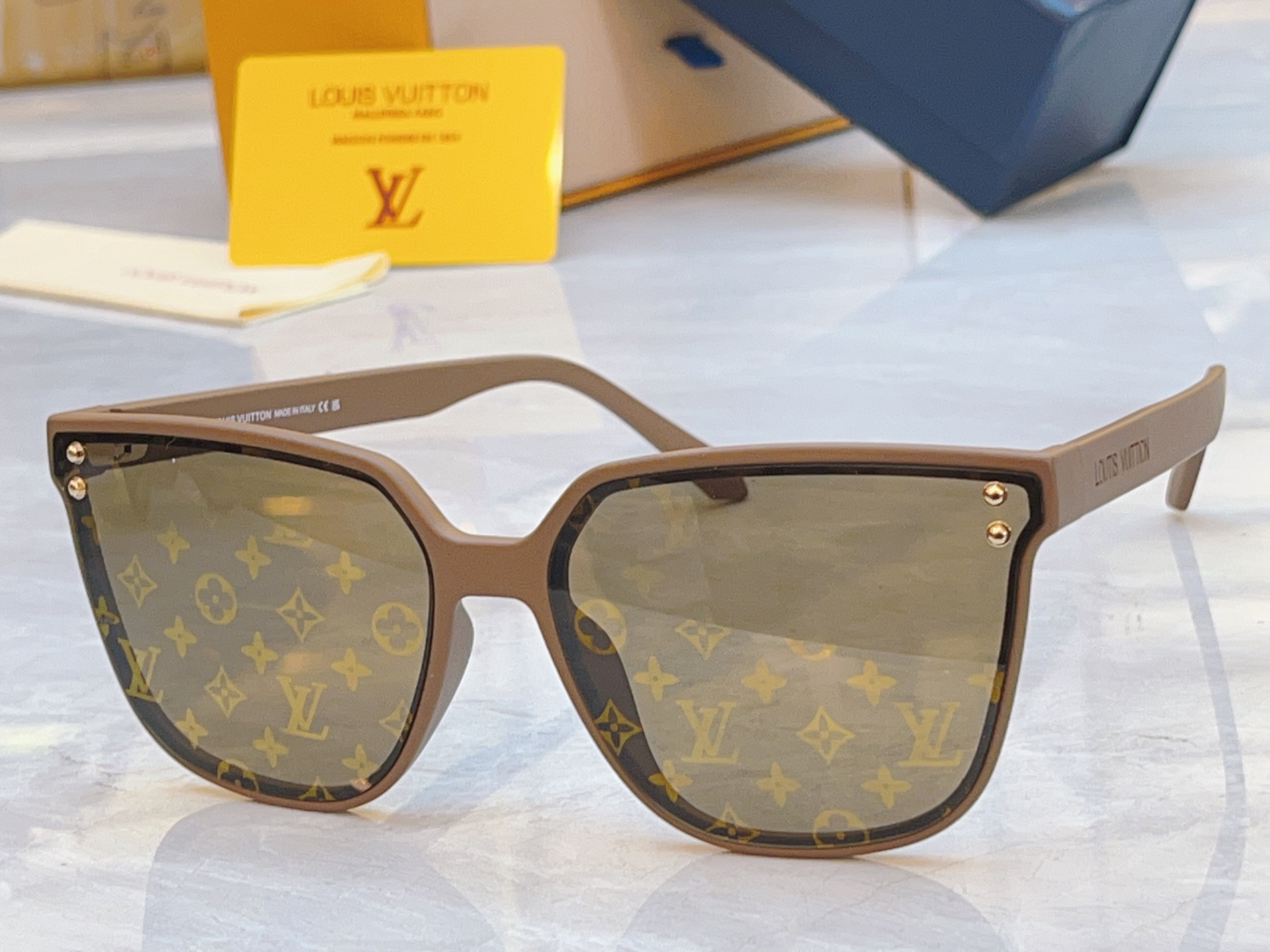 ，【LOUIS VUITTO*】路易*威登新款太阳镜，MODEL：Z2975W，SIZE：63口17-1