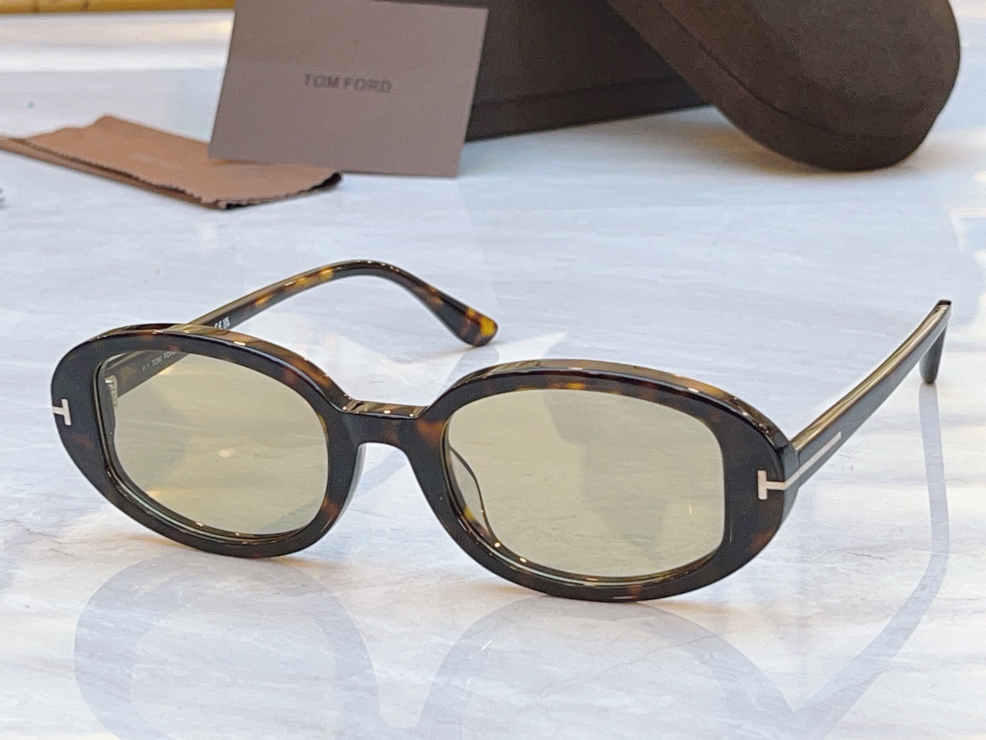 ，【TOM FOR*】汤姆*福特新款太阳镜，MODEL：FT1364，SIZE：49口21-140