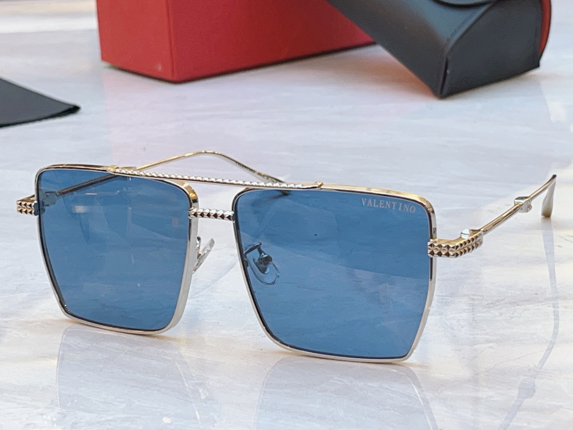 ，【VALENTIN*】华伦*天奴新款太阳镜，MODEL：VLX-134，SIZE：59口14-145