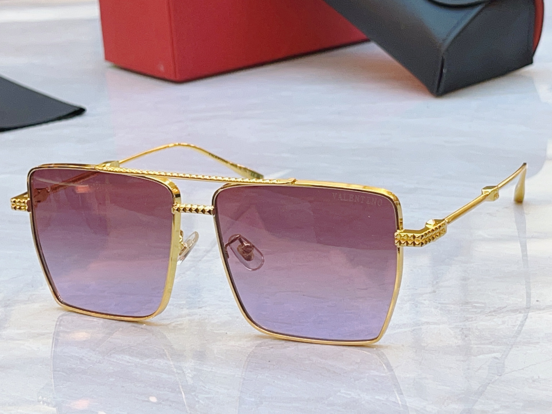 ，【VALENTIN*】华伦*天奴新款太阳镜，MODEL：VLX-134，SIZE：59口14-145