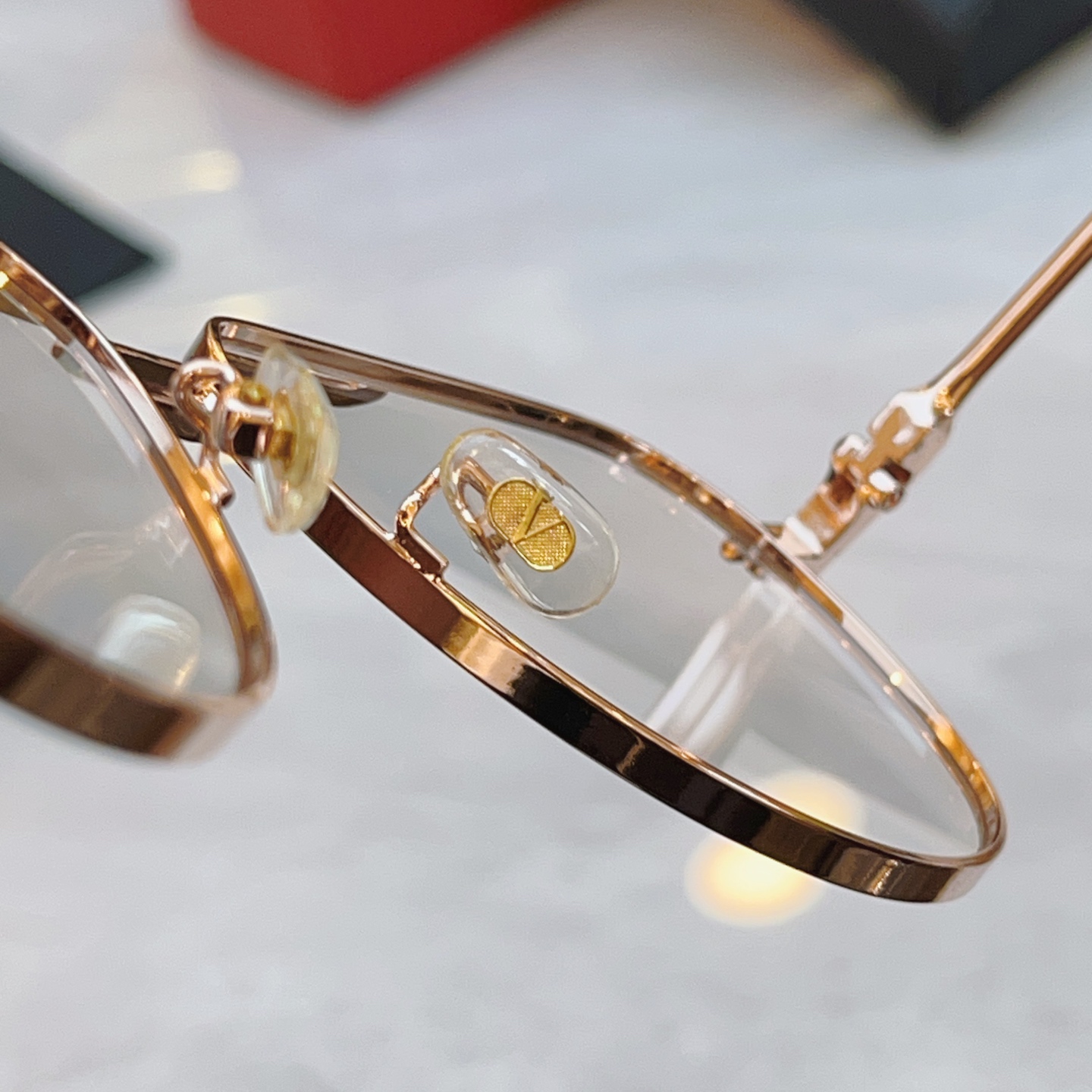 ，【VALENTIN*】华伦*天奴新款太阳镜，MODEL：VLX-133，SIZE：59口14-145