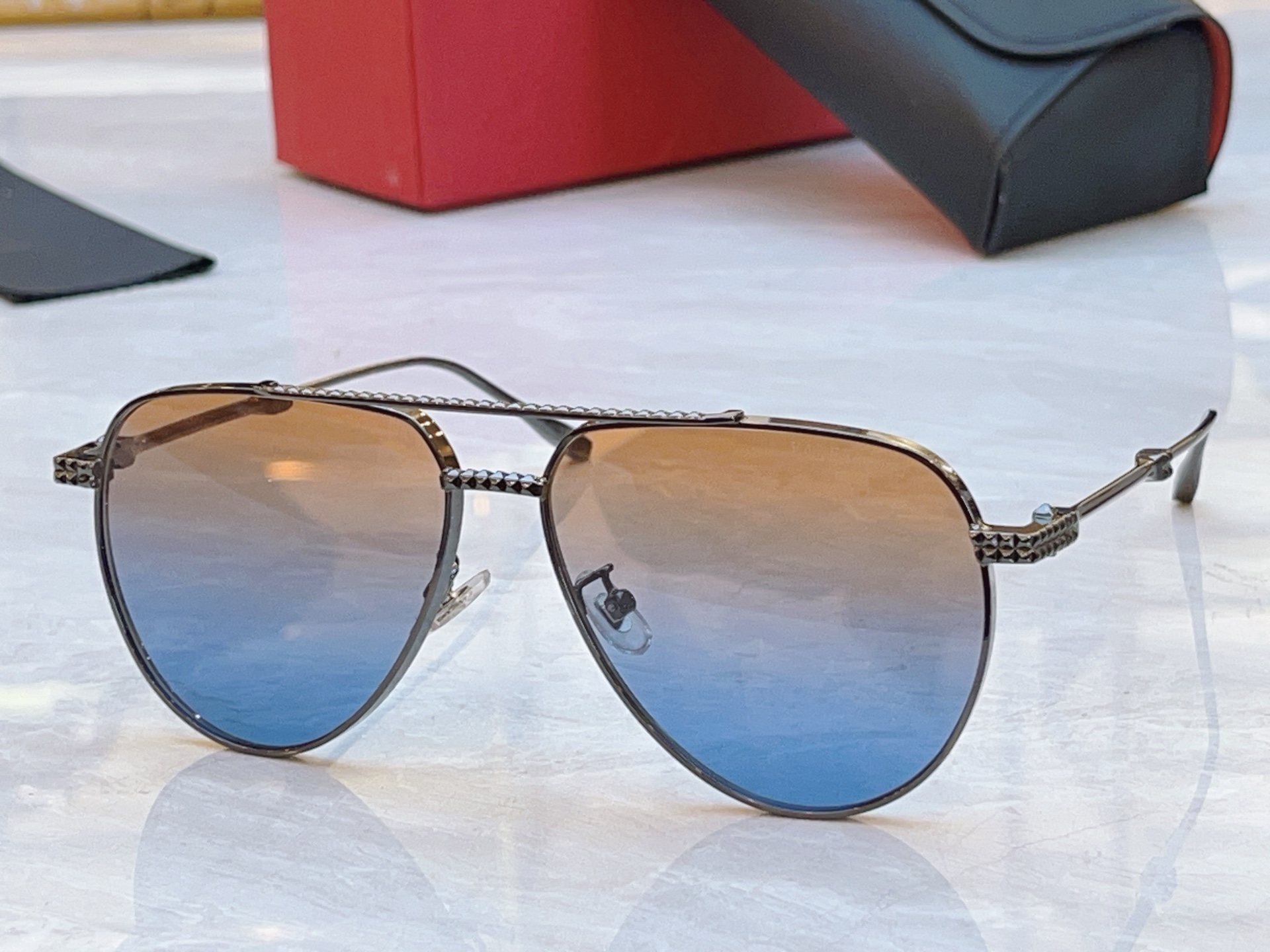 ，【VALENTIN*】华伦*天奴新款太阳镜，MODEL：VLX-133，SIZE：59口14-145